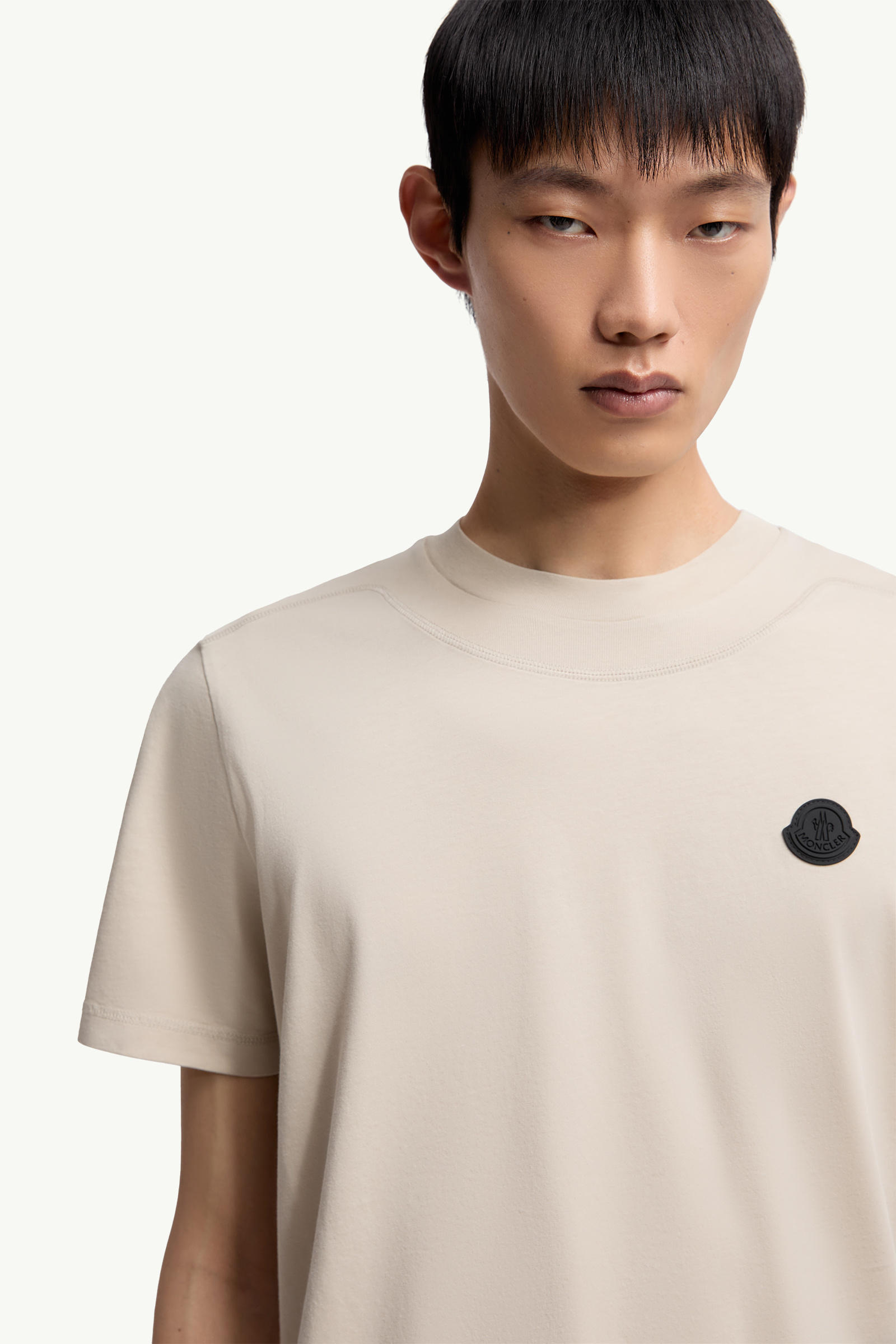 T-Shirt aus Baumwolle mit Logoaufnäher Herren Hellbeige Moncler 5