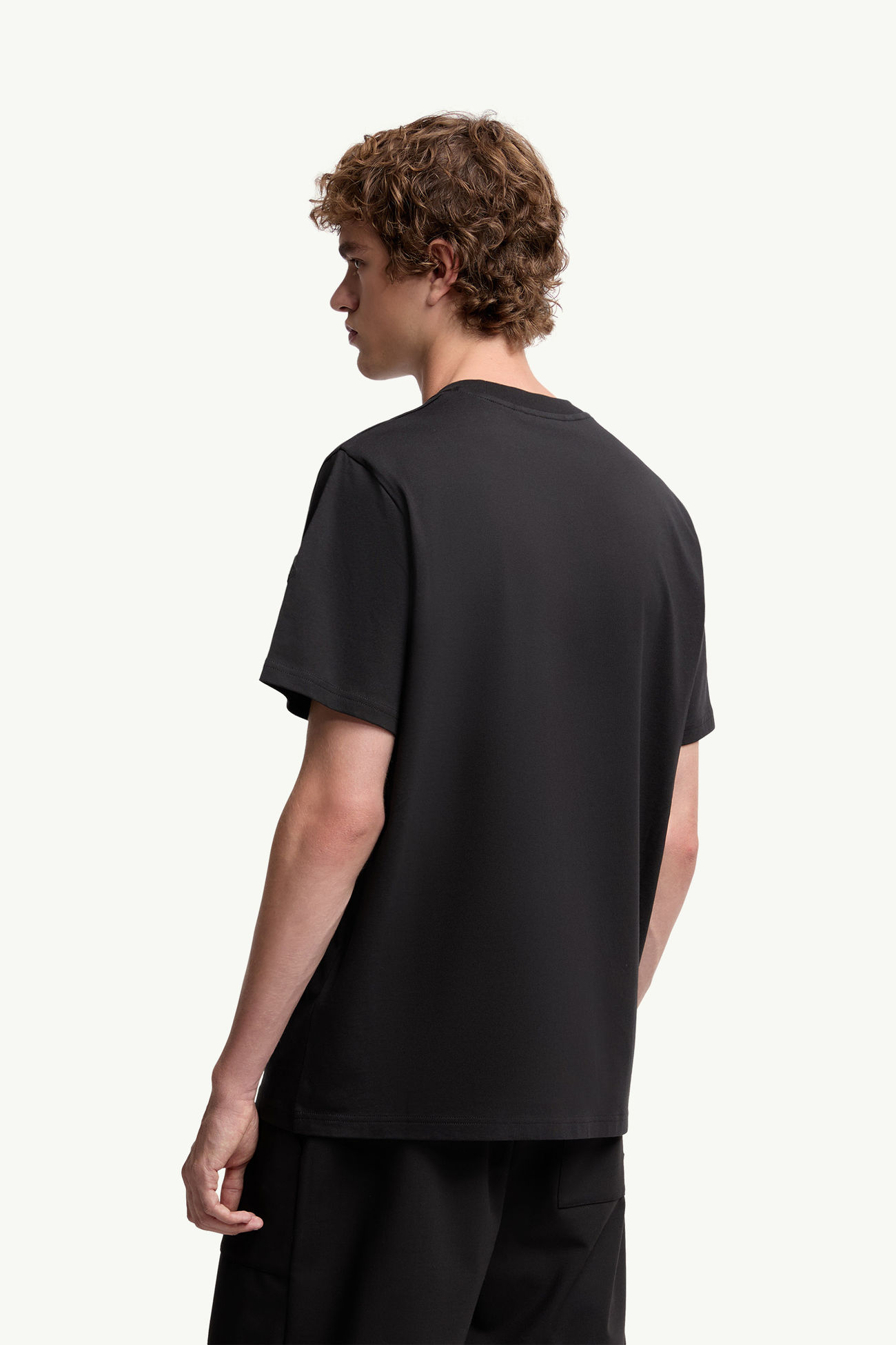 T-shirt logata in cotone Uomo Nero Moncler 4