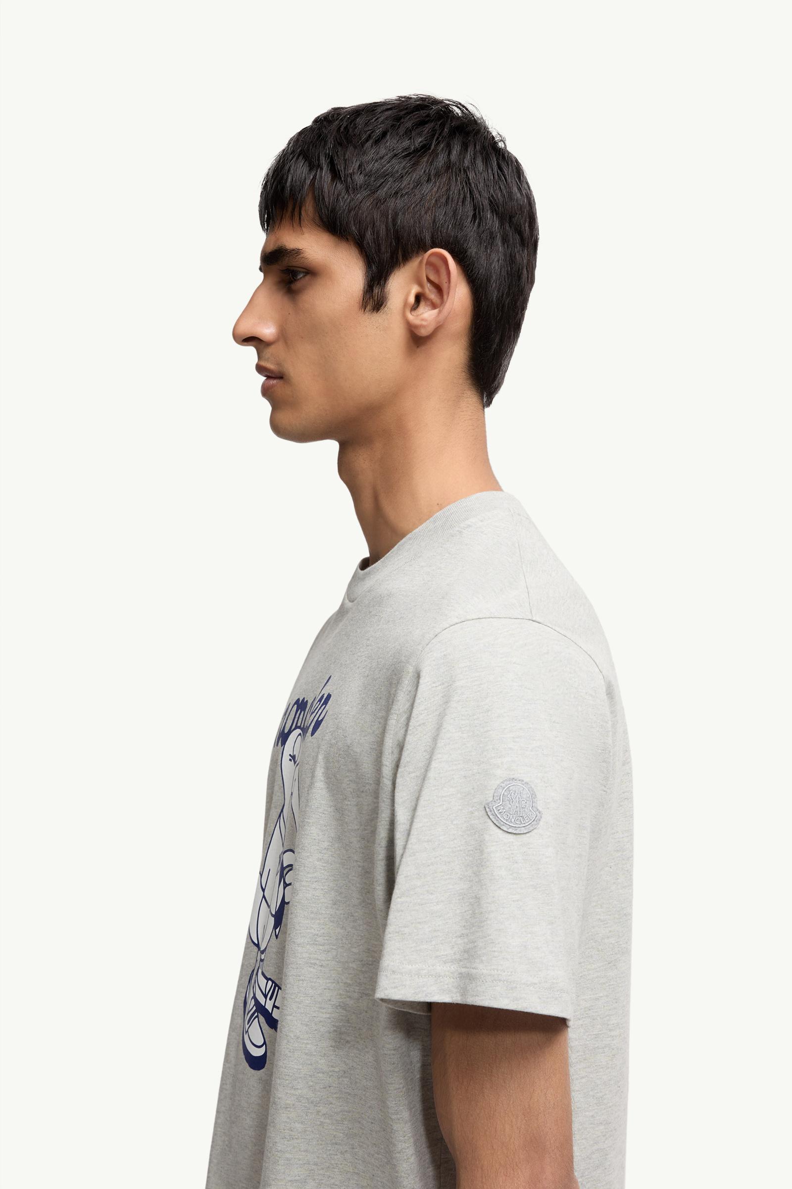 T-Shirt in Cotone con Logo Mascotte Uomo Grigio Moncler 1