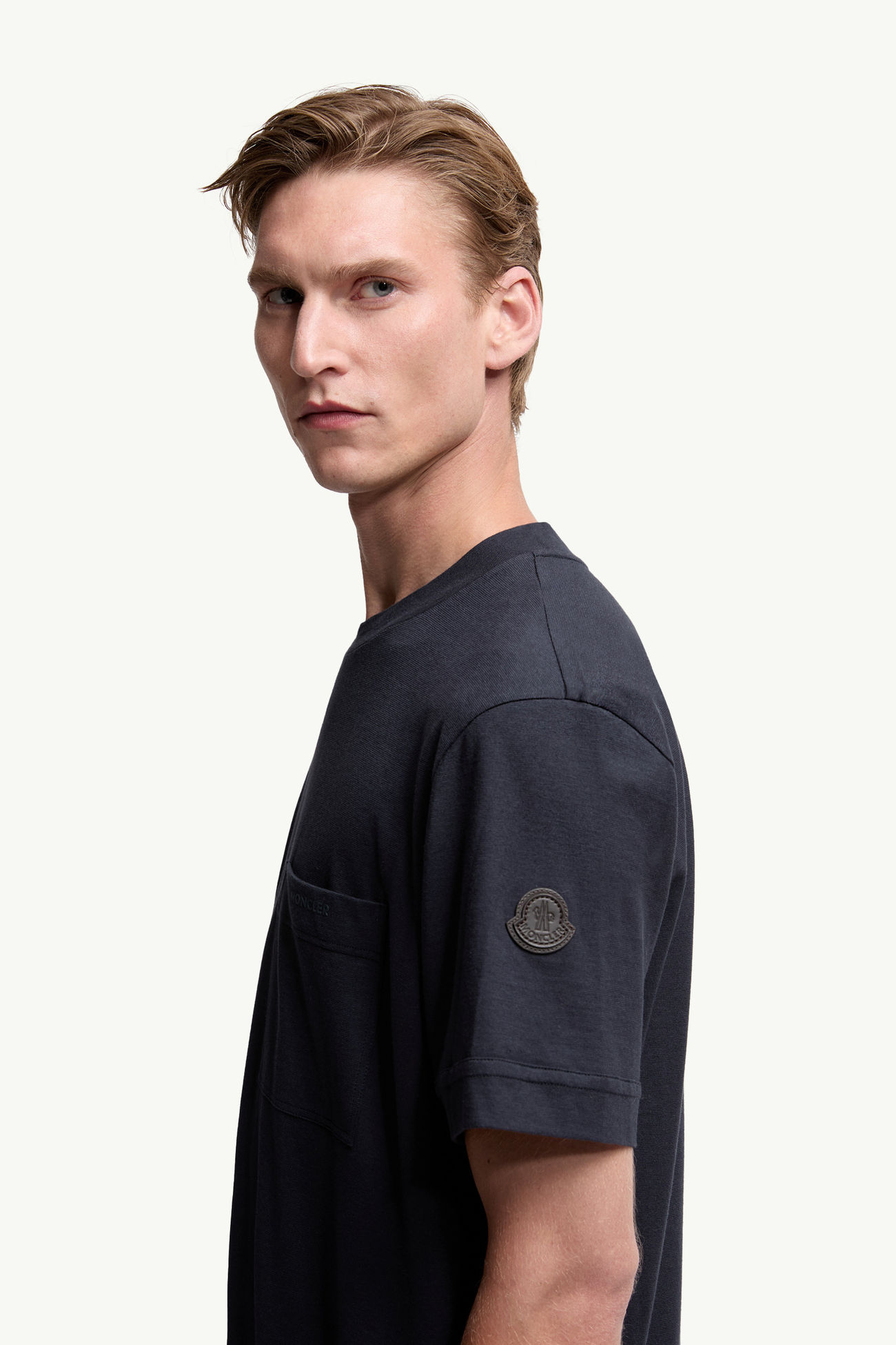 T-Shirt aus Baumwolle und Seide mit Tasche und Logo Herren Navyblau Moncler 1