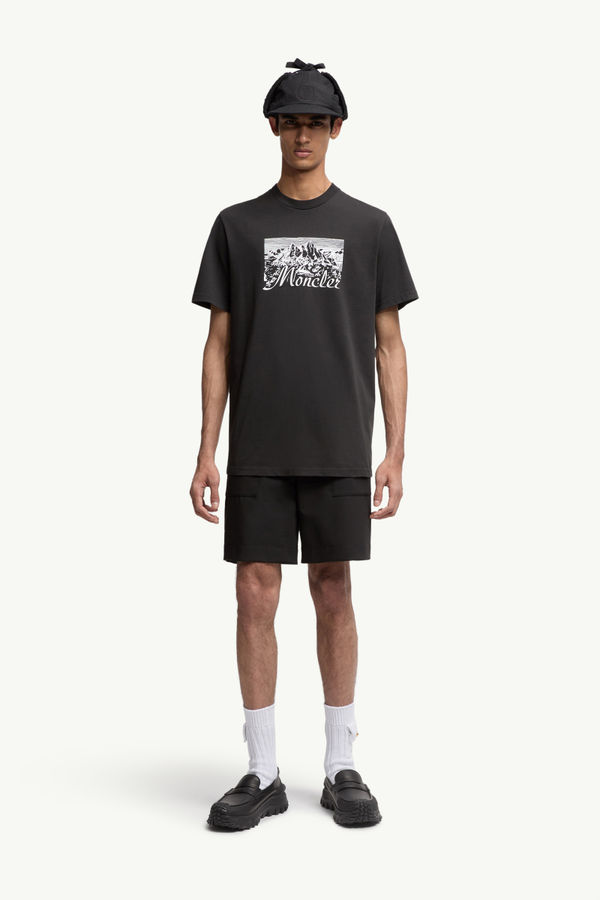 Mountain Logo Cotton T-Shirt Men Black Moncler 0