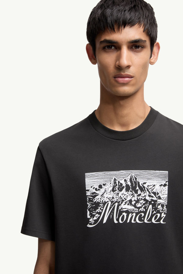 Mountain Logo Cotton T-Shirt Men Black Moncler 5