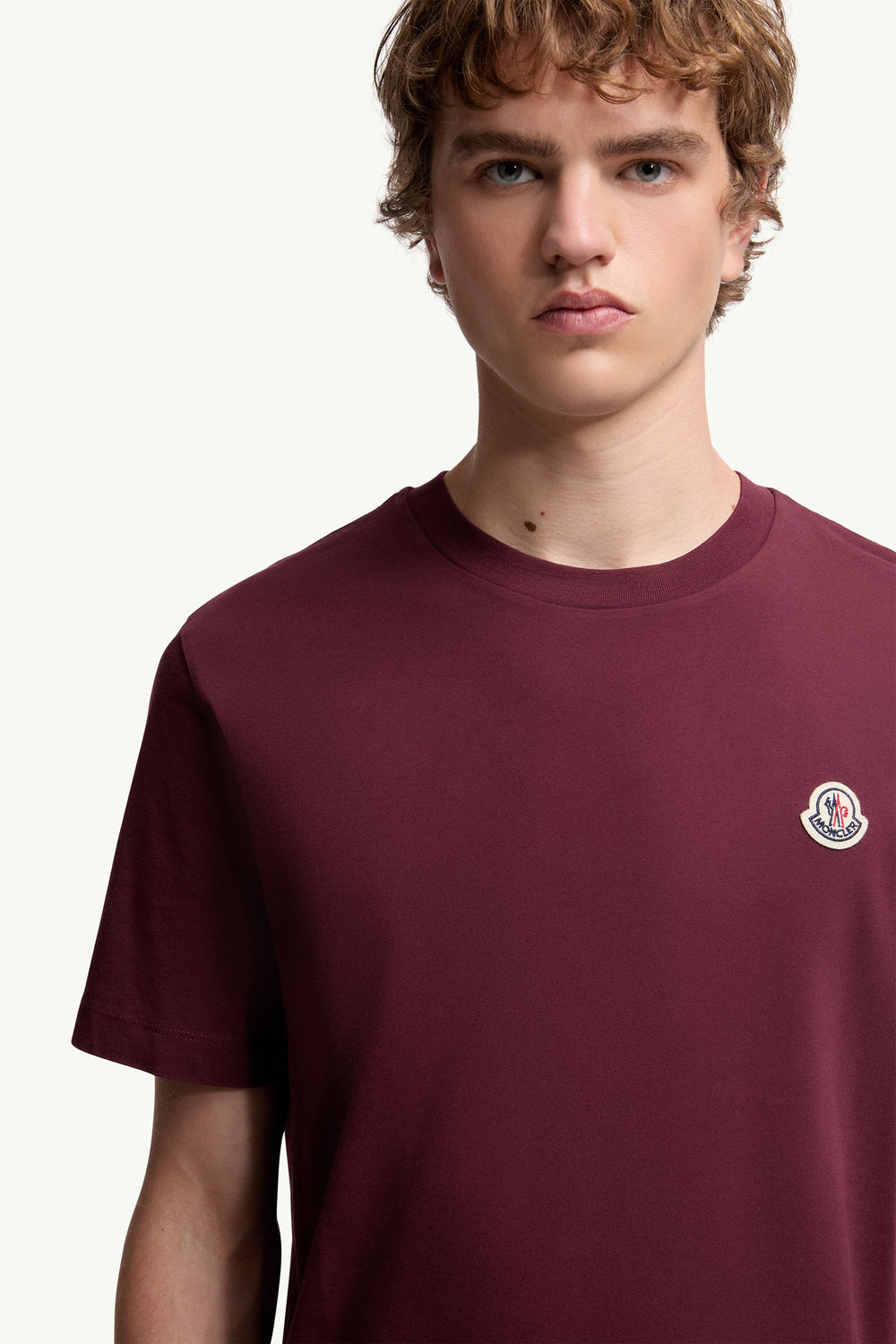 T-Shirt aus Baumwolle mit Logoaufnäher (3er-Pack) Herren WEISS & MARINEBLAU & BURGUNDERROT Moncler 5