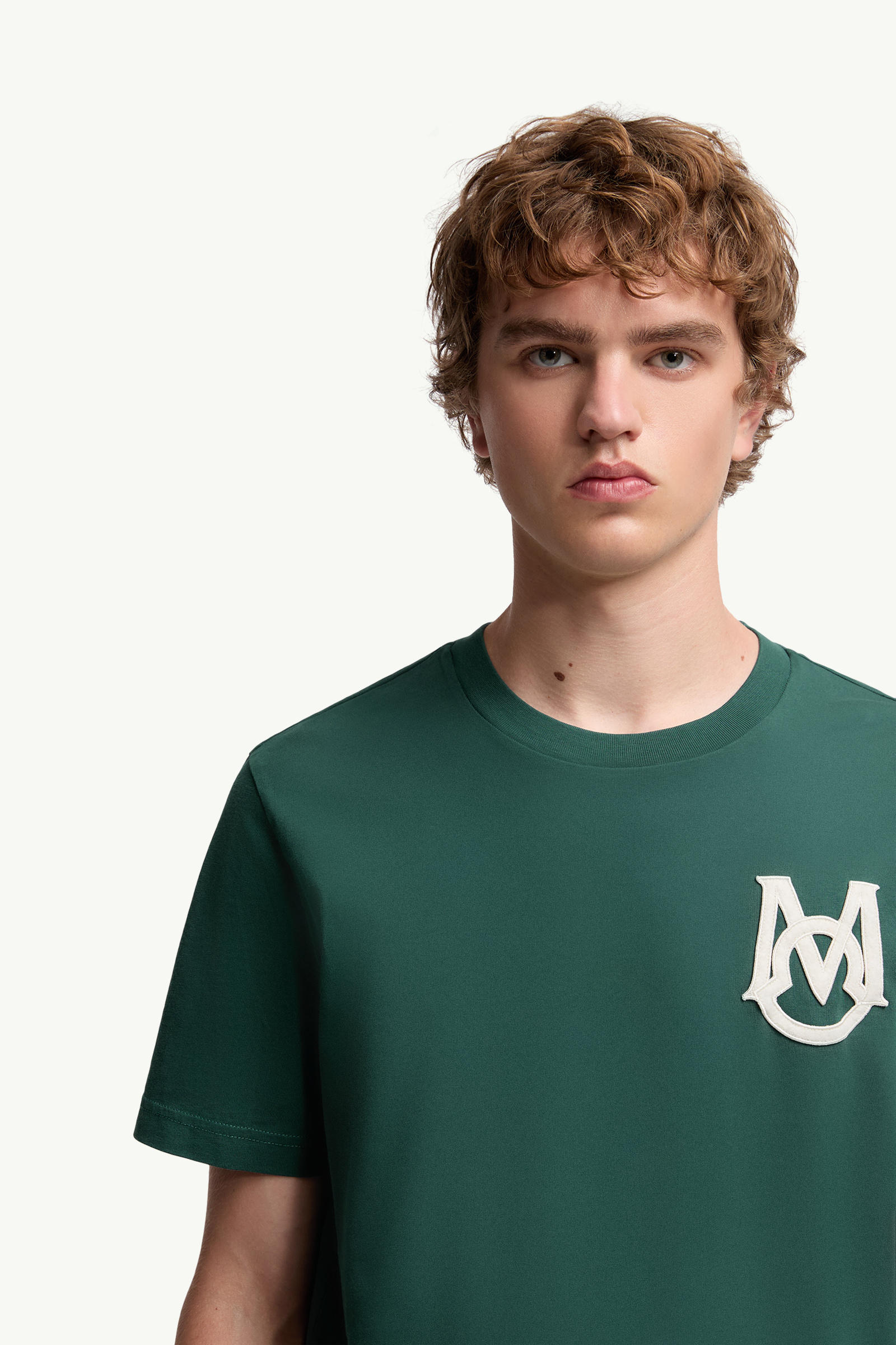 T-shirt in cotone con monogramma Uomo Verde Foglia Moncler 5
