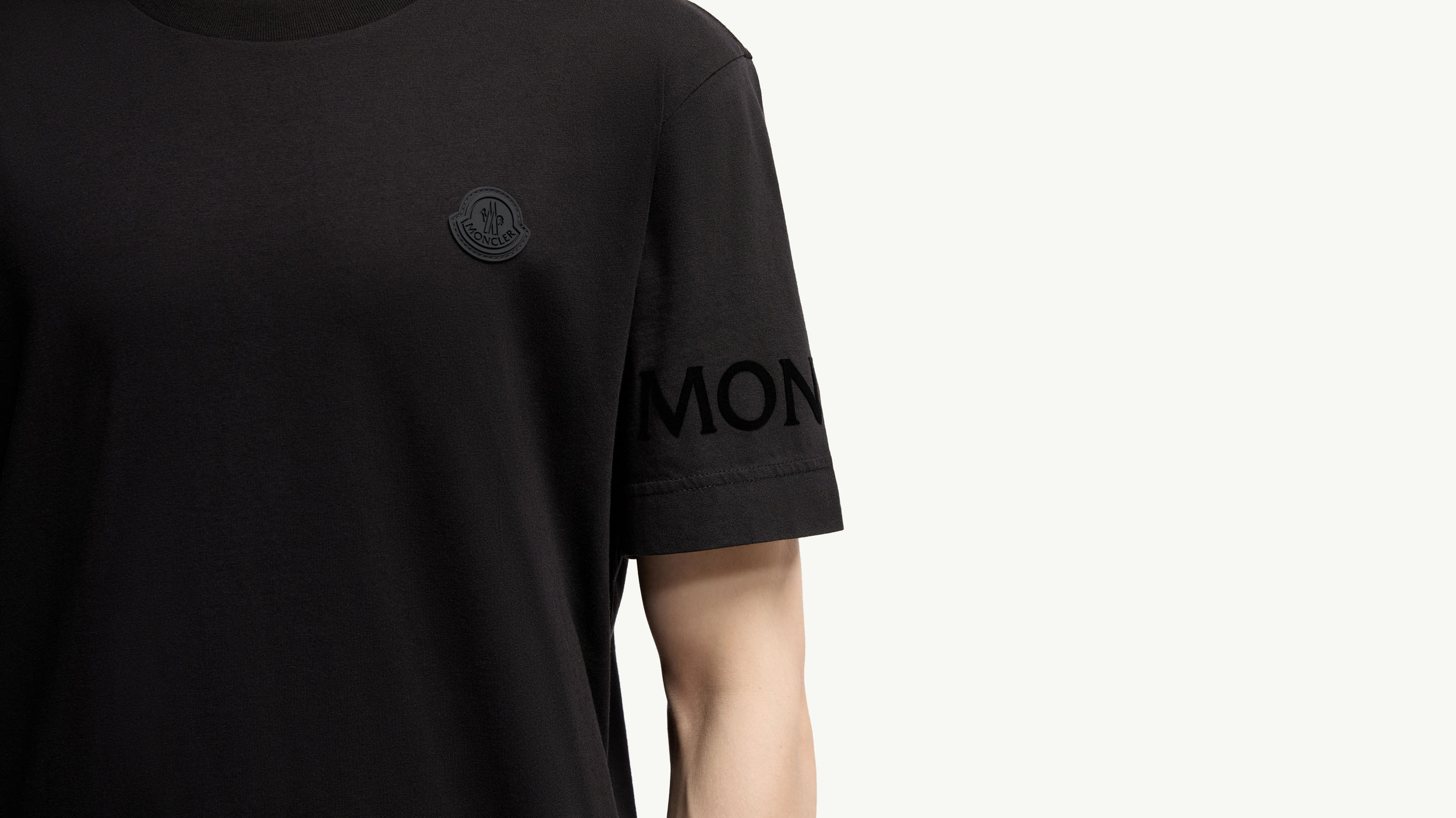 ブラック Tシャツ : Tシャツ＆ポロシャツ 向けの メンズ | モンクレール