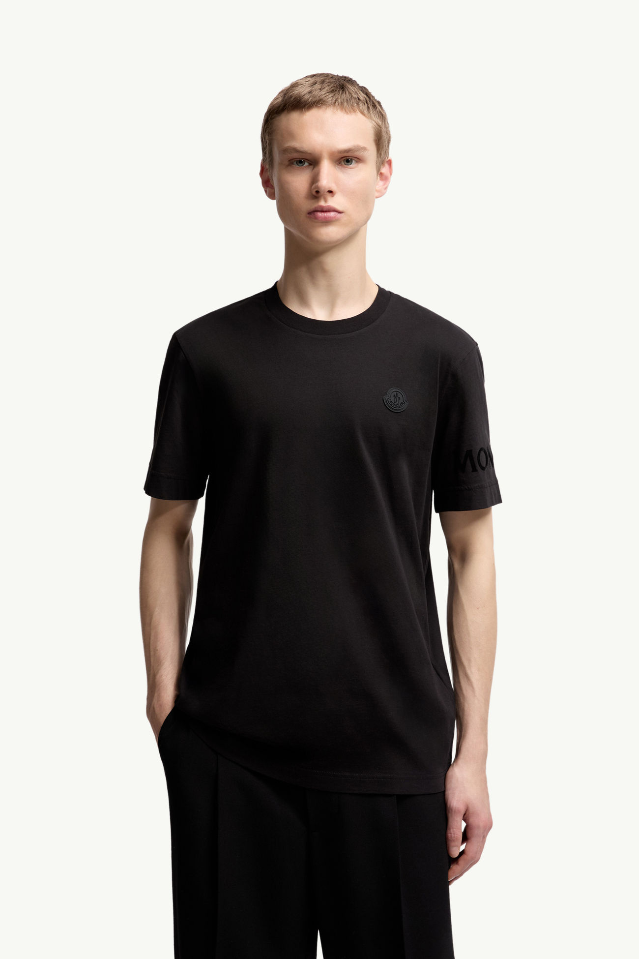 T-shirt logata in cotone Uomo Nero Moncler 3