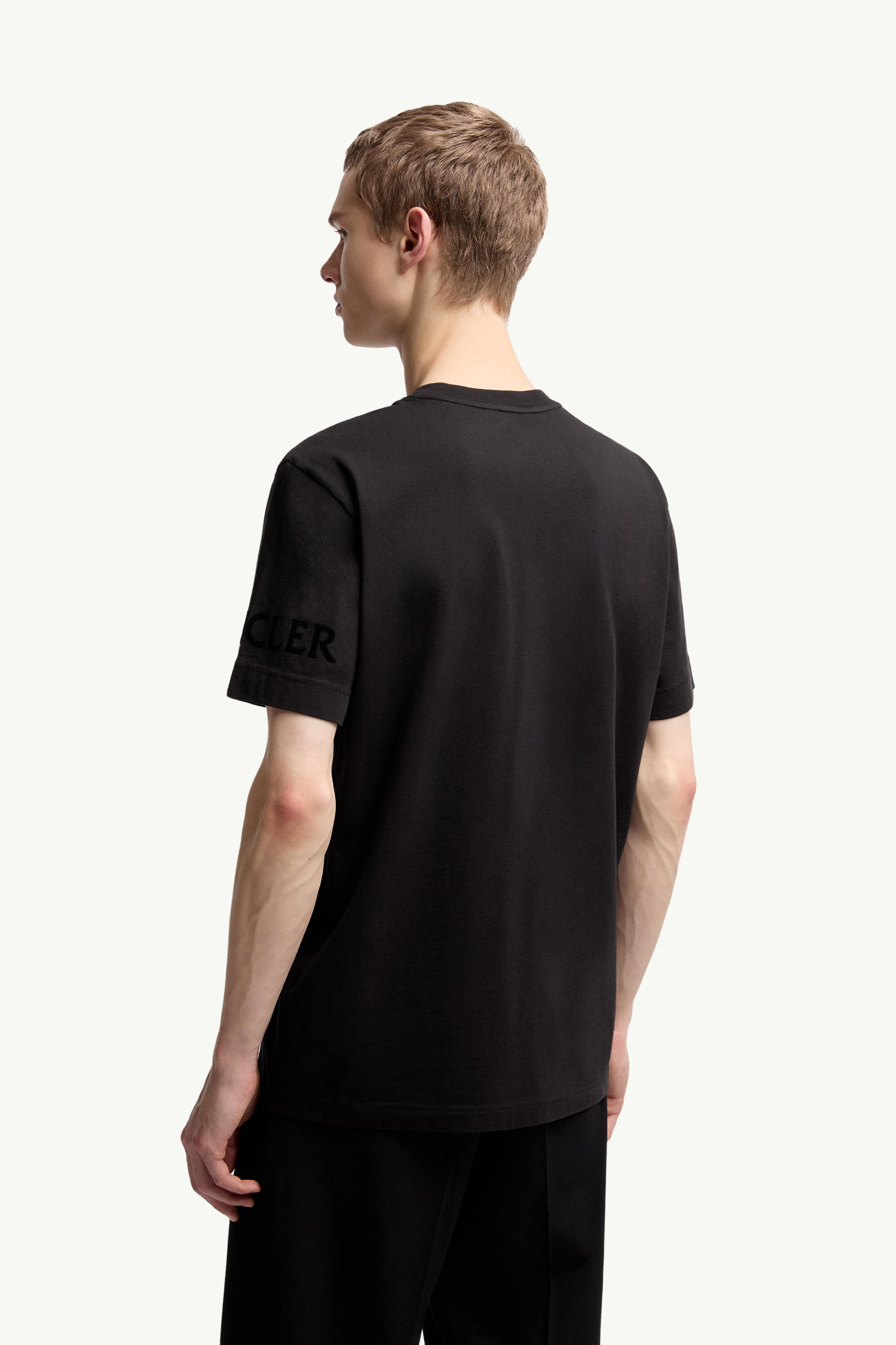 T-shirt logata in cotone Uomo Nero Moncler 4