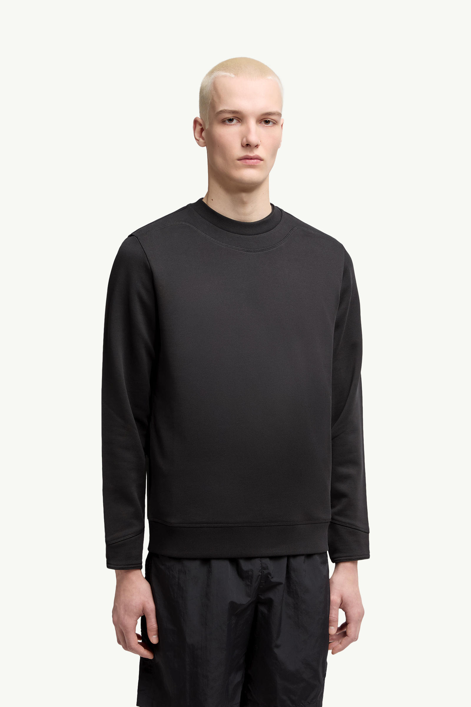 Sweatshirt aus Baumwolle mit Logoaufnäher Herren Schwarz Moncler 3