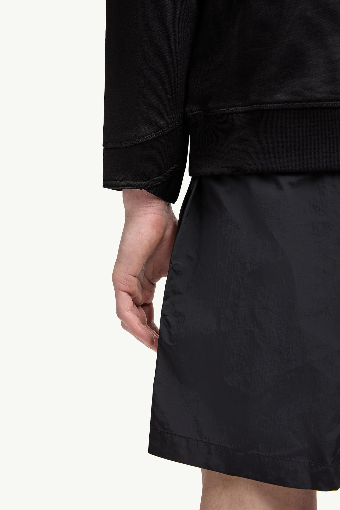 Felpa con patch logato in cotone Uomo Nero Moncler 5