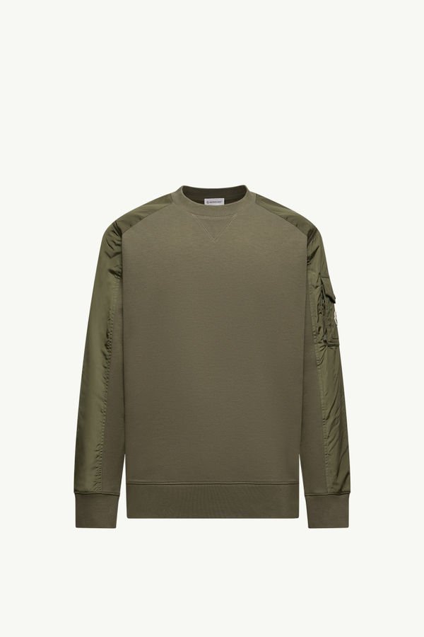 https://moncler-cdn.thron.com/api/v1/content-delivery/shares/dpx6uv/contents/K20918G0004989A8F889_F/image/K20918G0004989A8F889_F