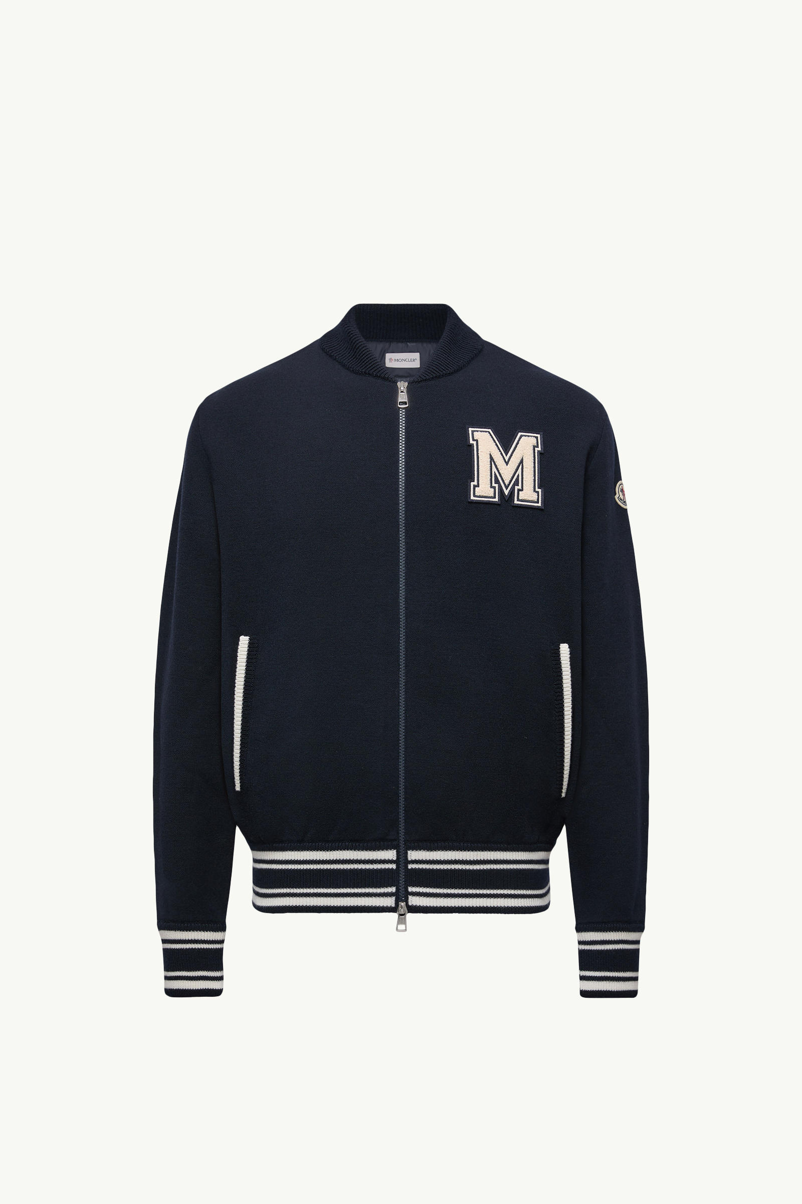https://moncler-cdn.thron.com/api/v1/content-delivery/shares/dpx6uv/contents/K20919B00001M1131776_F/image/K20919B00001M1131776_F