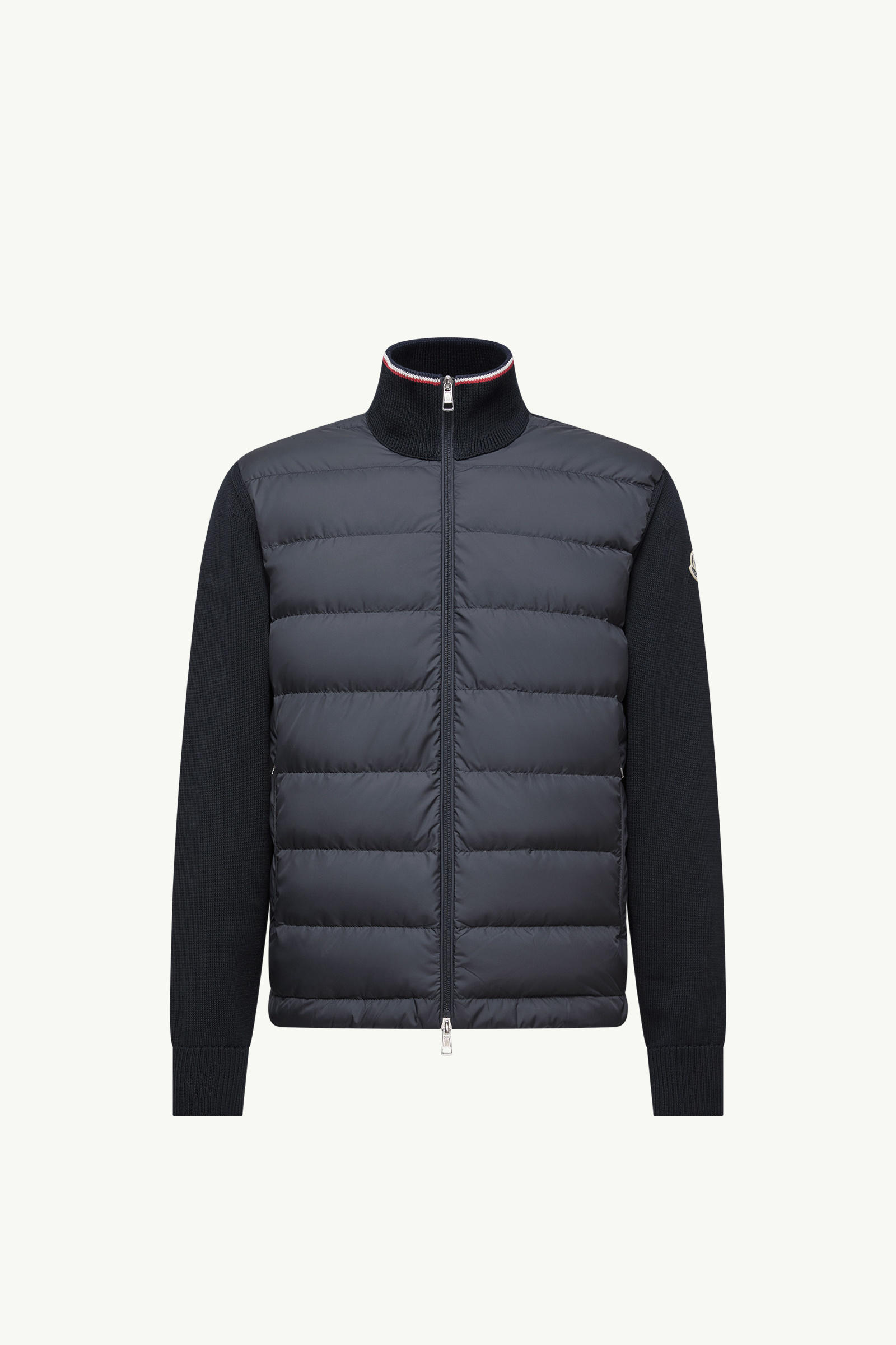 https://moncler-cdn.thron.com/api/v1/content-delivery/shares/dpx6uv/contents/K20919B00003M1367776_F/image/K20919B00003M1367776_F