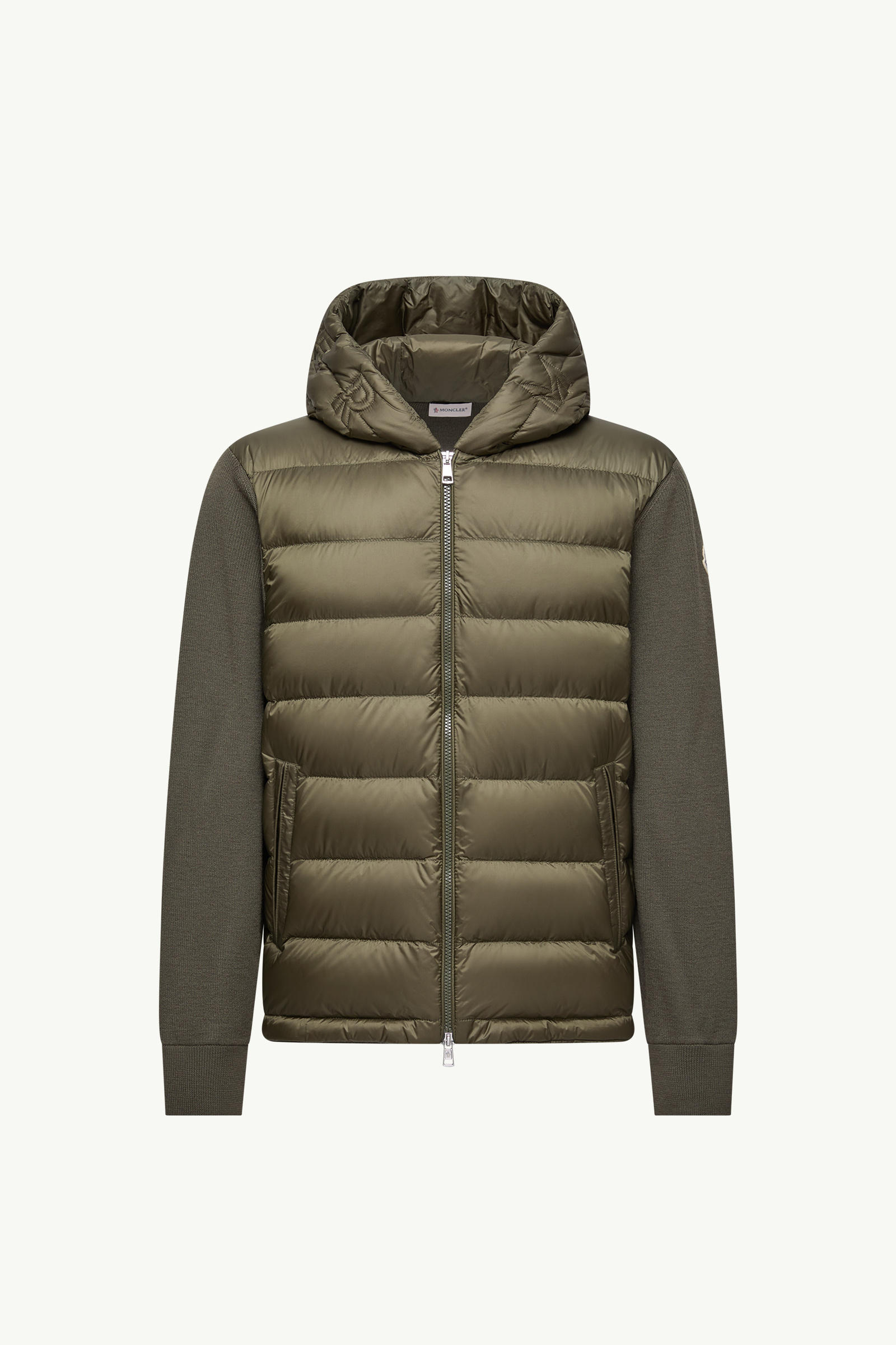https://moncler-cdn.thron.com/api/v1/content-delivery/shares/dpx6uv/contents/K20919B00006M1131825_F/image/K20919B00006M1131825_F