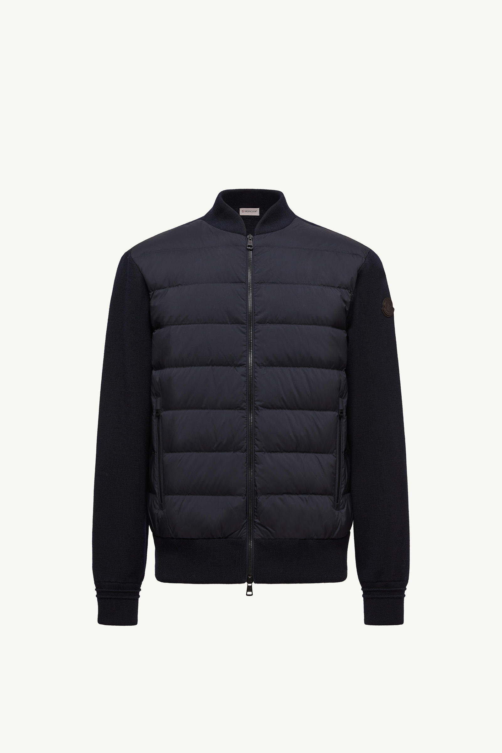 https://moncler-cdn.thron.com/api/v1/content-delivery/shares/dpx6uv/contents/K20919B00015M1131776_F/image/K20919B00015M1131776_F