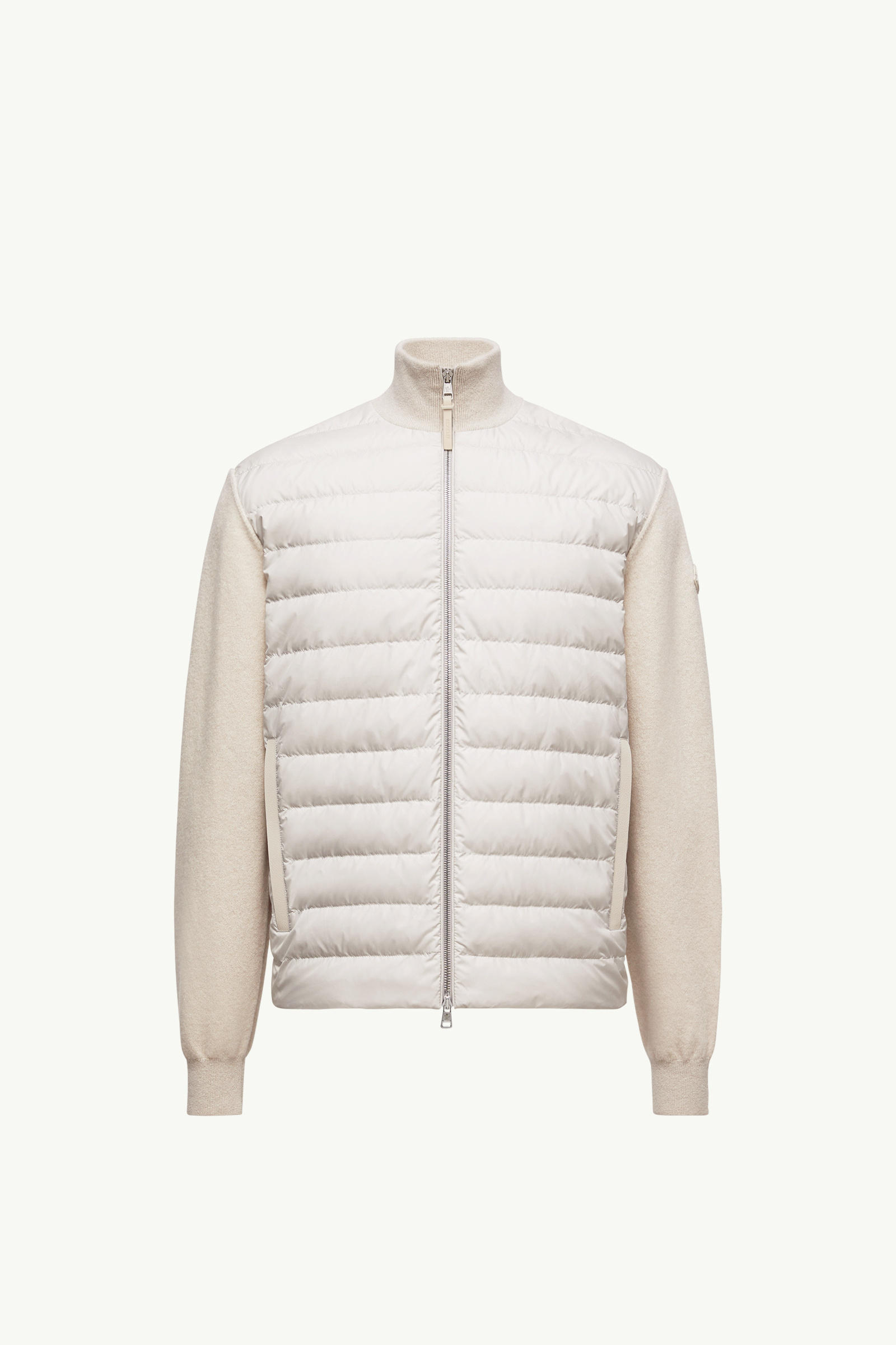 https://moncler-cdn.thron.com/api/v1/content-delivery/shares/dpx6uv/contents/K20919B00033M4281215_F/image/K20919B00033M4281215_F