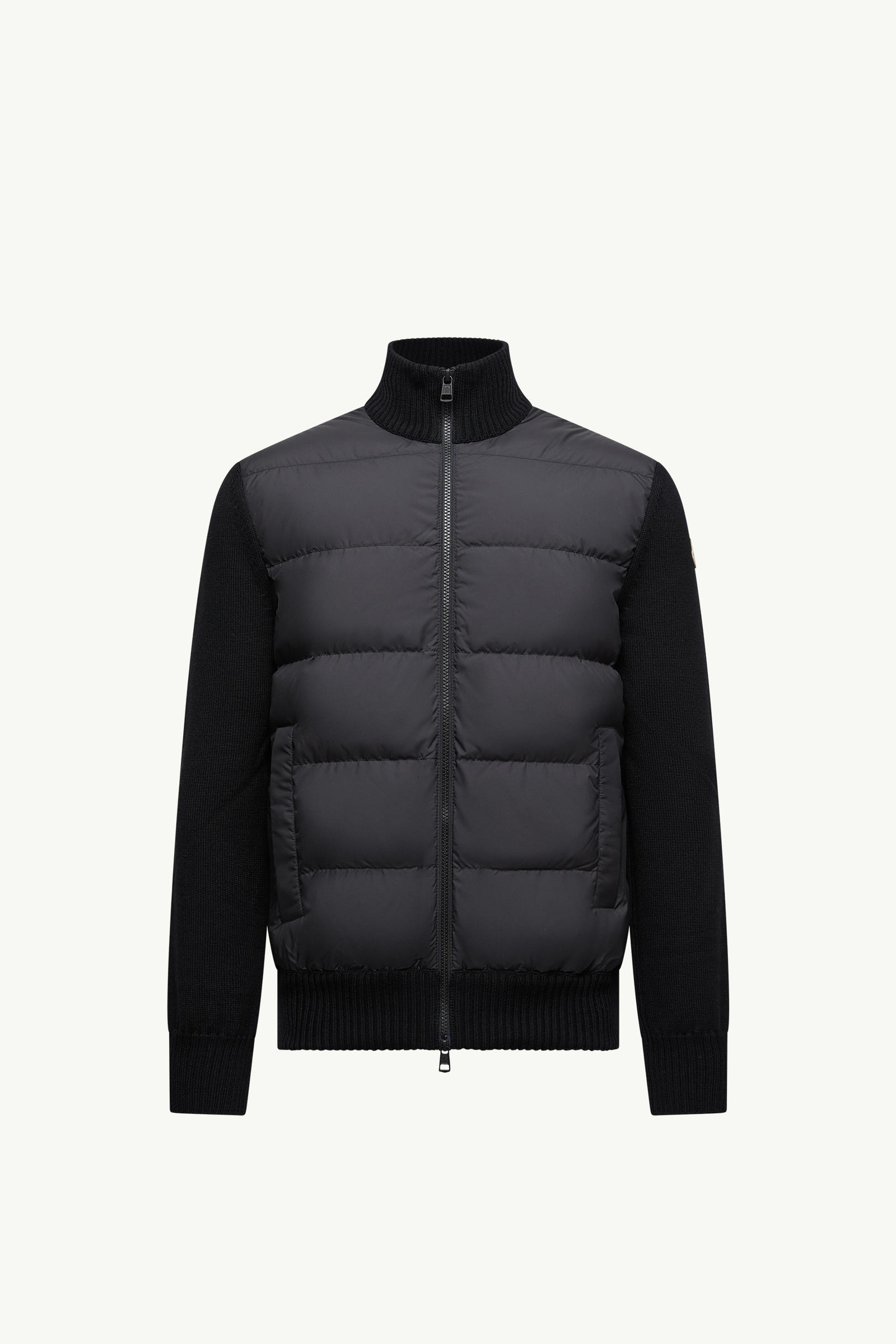 https://moncler-cdn.thron.com/api/v1/content-delivery/shares/dpx6uv/contents/K20919B00040M1131999_F/image/K20919B00040M1131999_F