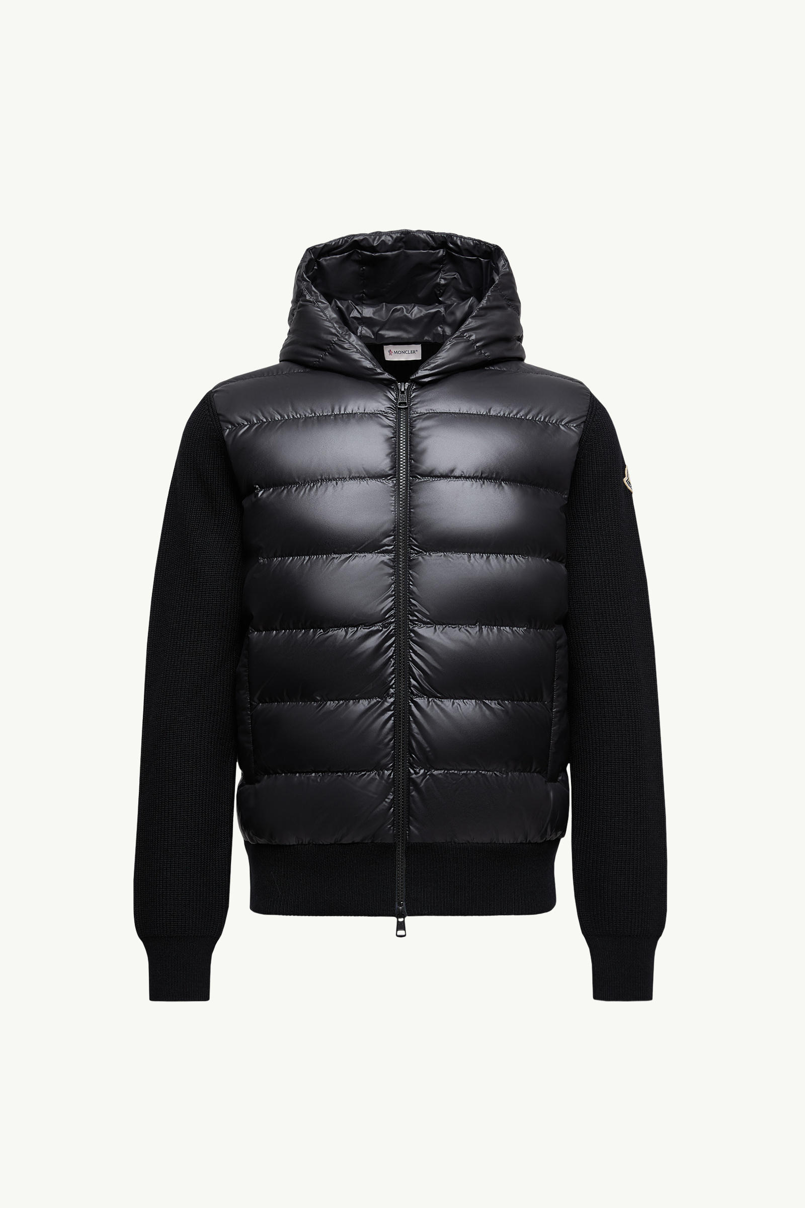 https://moncler-cdn.thron.com/api/v1/content-delivery/shares/dpx6uv/contents/K20919B00041M1131999_F/image/K20919B00041M1131999_F
