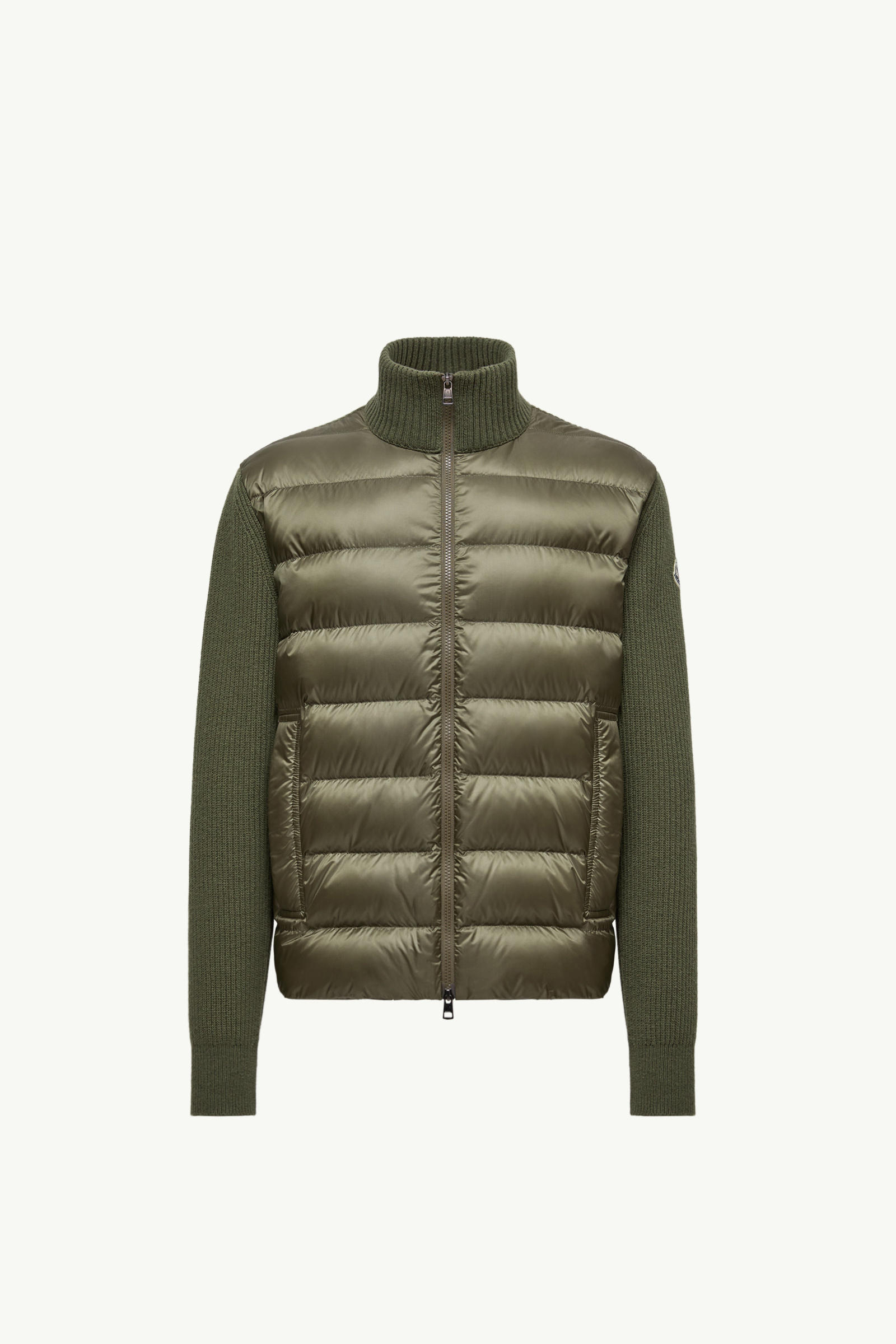https://moncler-cdn.thron.com/api/v1/content-delivery/shares/dpx6uv/contents/K20919B00051M4281818_F/image/K20919B00051M4281818_F