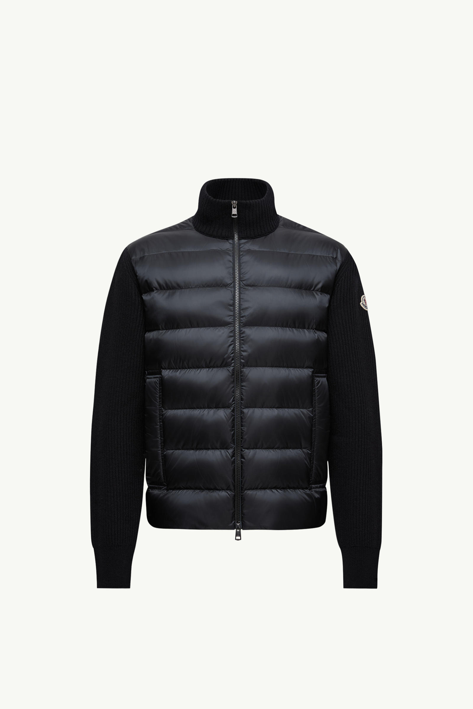 https://moncler-cdn.thron.com/api/v1/content-delivery/shares/dpx6uv/contents/K20919B00051M4281999_F/image/K20919B00051M4281999_F