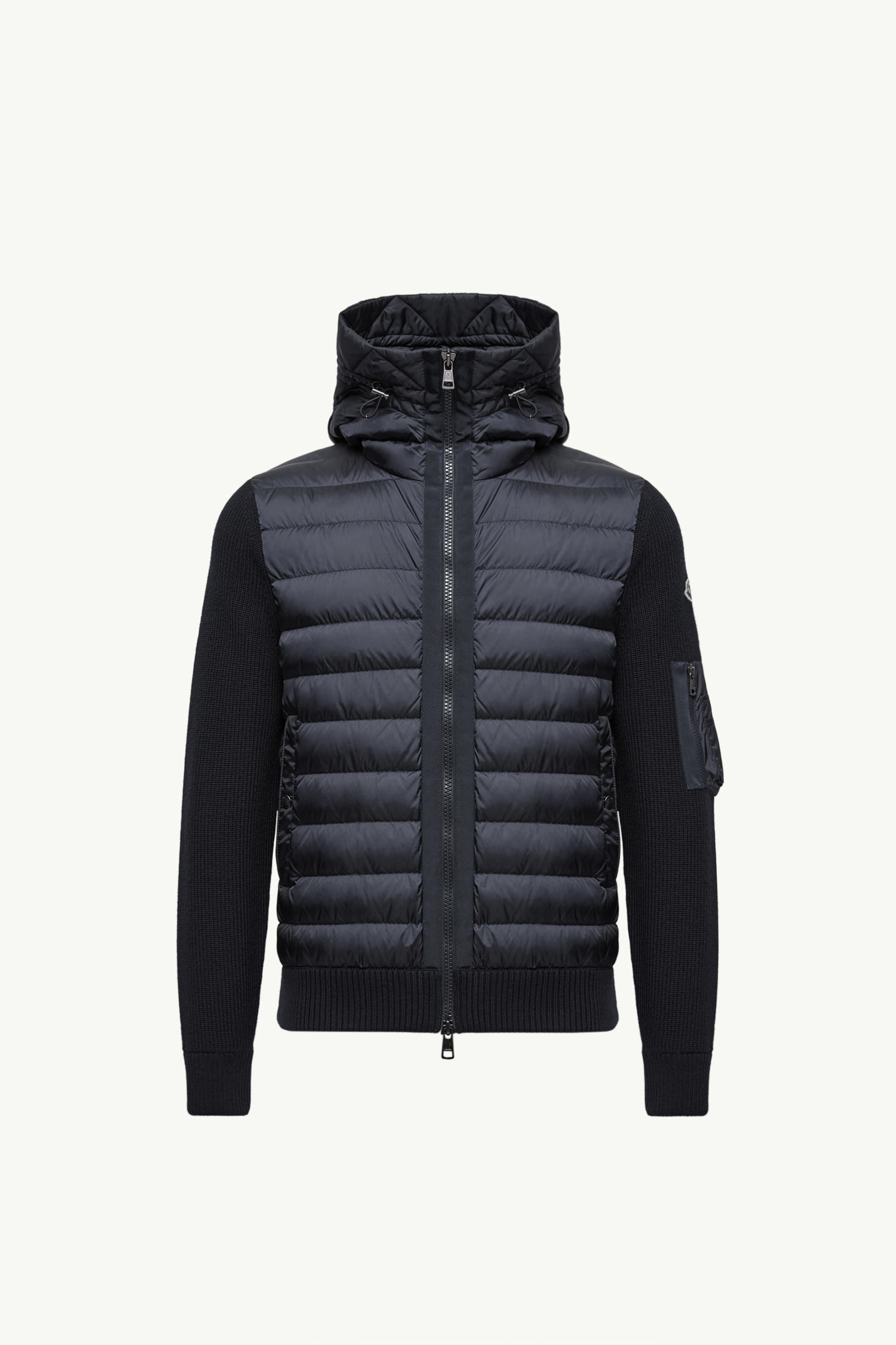 https://moncler-cdn.thron.com/api/v1/content-delivery/shares/dpx6uv/contents/K20919B50800A9340777_F/image/K20919B50800A9340777_F