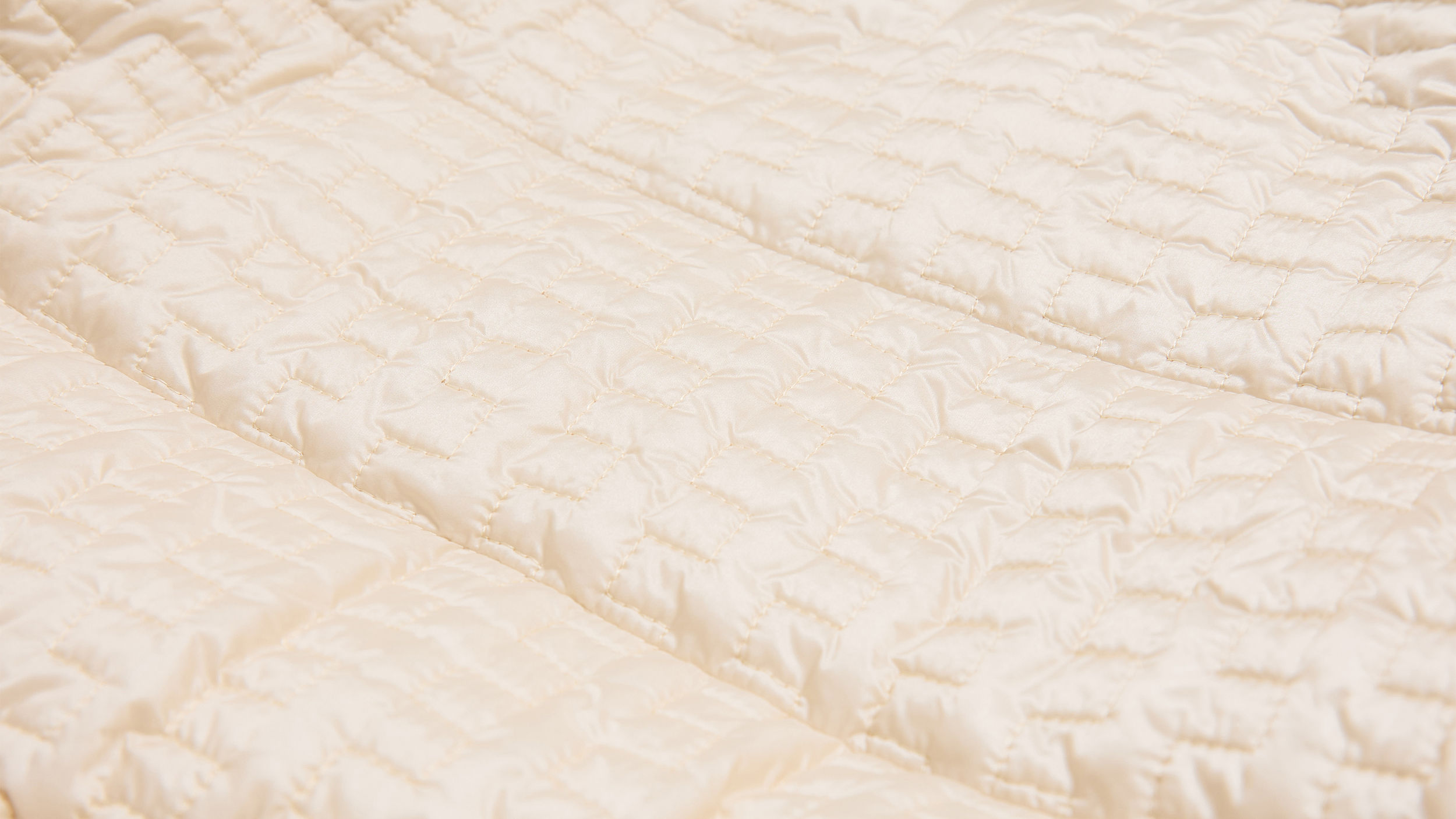 Slide 1 - product.feature.stitchingdetails.title