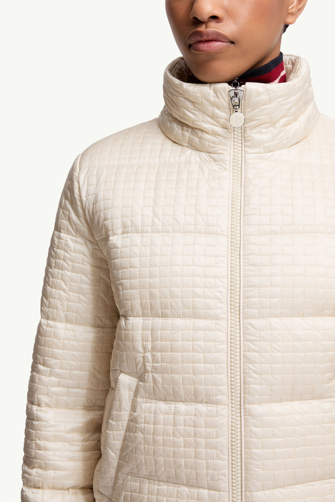 Piumino corto con cappuccio e trapuntatura geometrica Gisors Donna Beige Chiaro Moncler 6