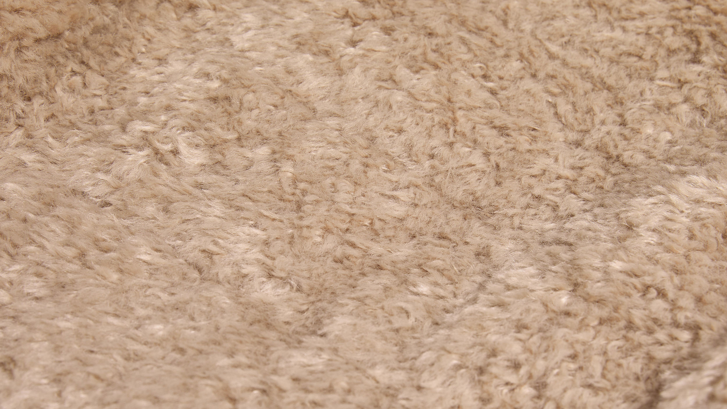 Slide 1 - product.feature.texturefluffymaterial.title