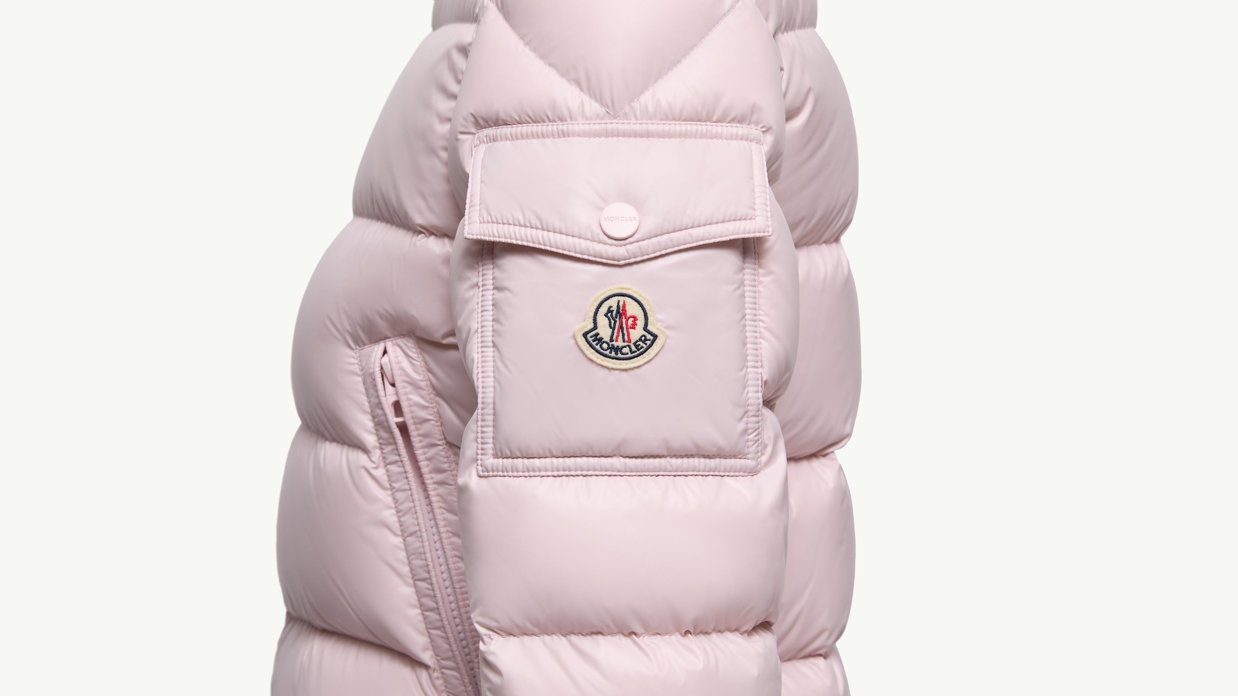 ストーンアイランド ピンク モンクレール テアトラ ダイワ オーラリー