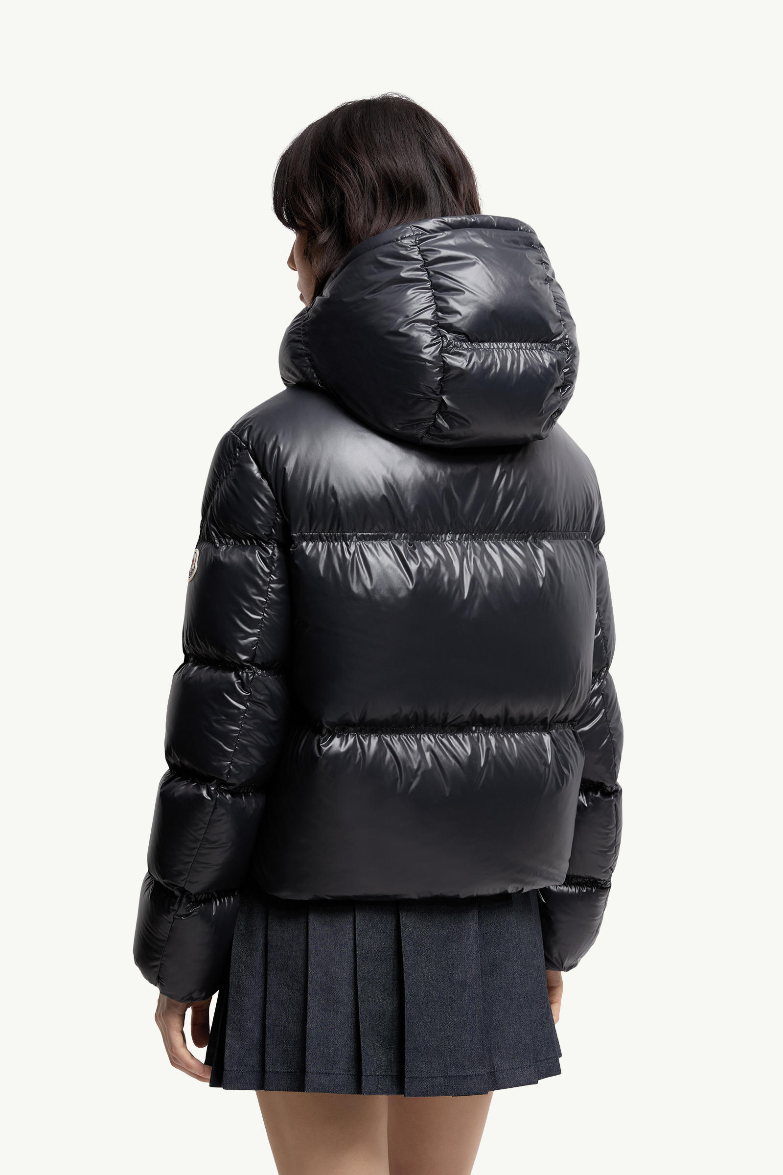 Erea Square-Quilted Hooded Short Down Jacket Women Black Moncler 4