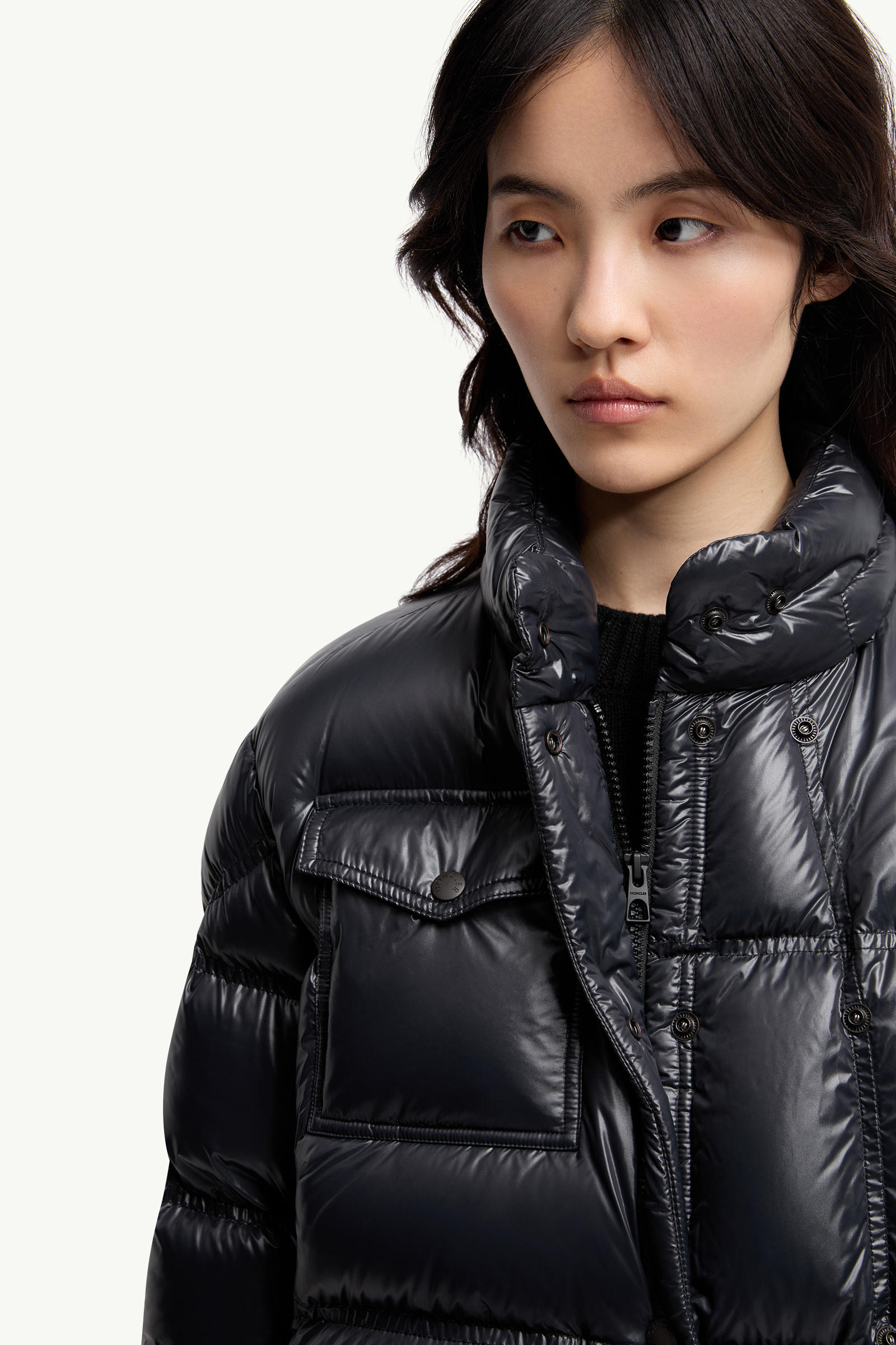 Erea Square-Quilted Hooded Short Down Jacket Women Black Moncler 7