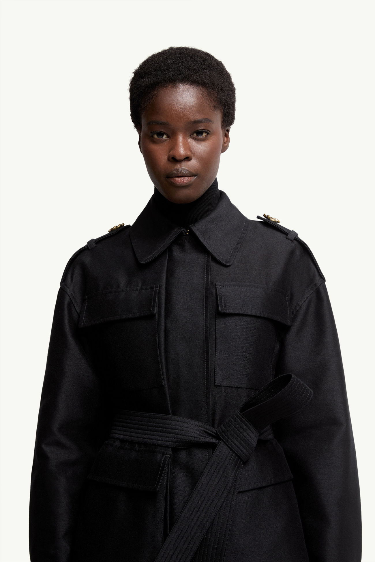 Essalois女士连帽户外羽绒夹克外套 女士 黑色 Moncler 5