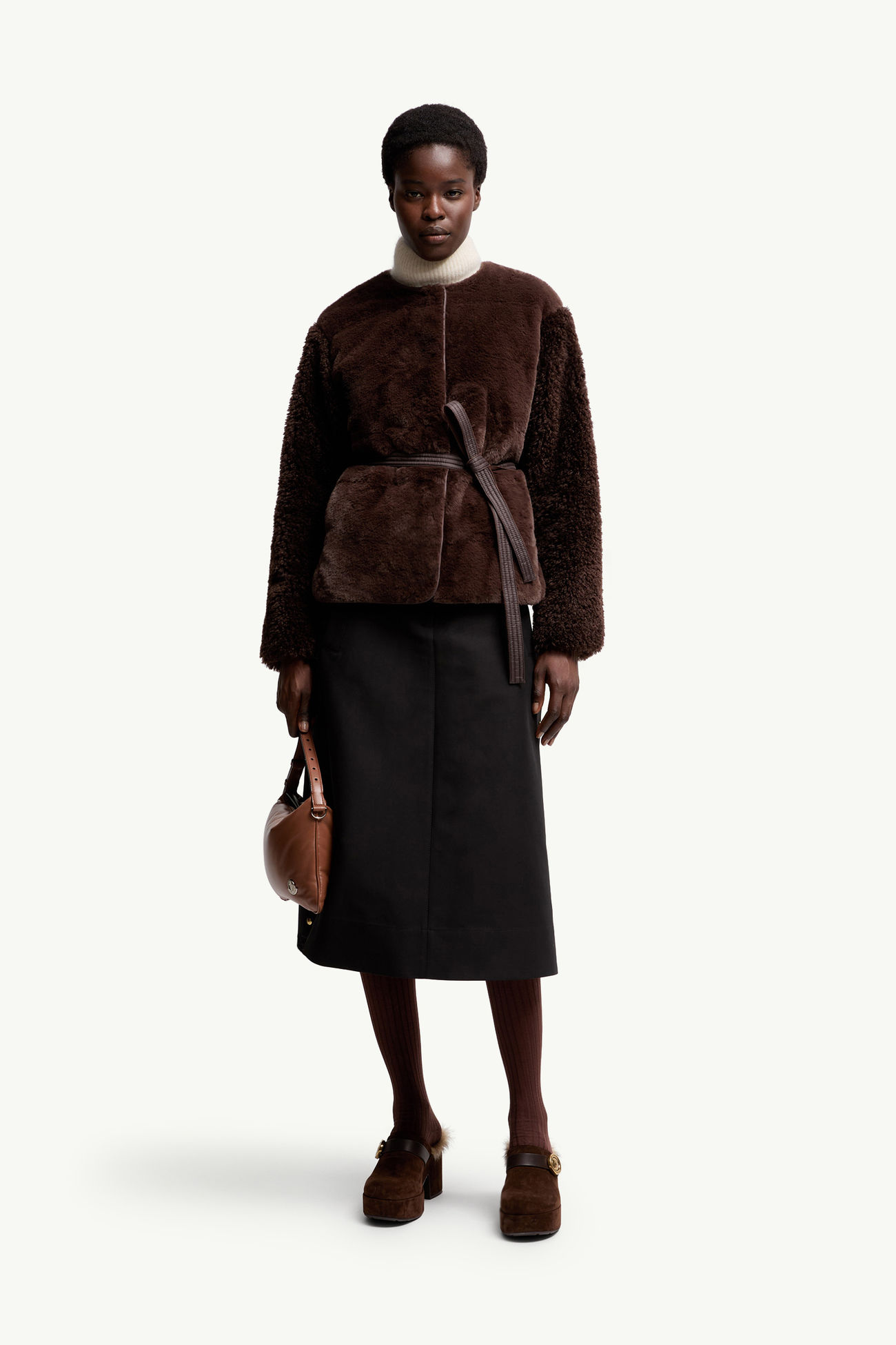 Plumífero corto de material sintético y tejido efecto peluche Jouillat Mujer Marrón Oscuro Moncler 0