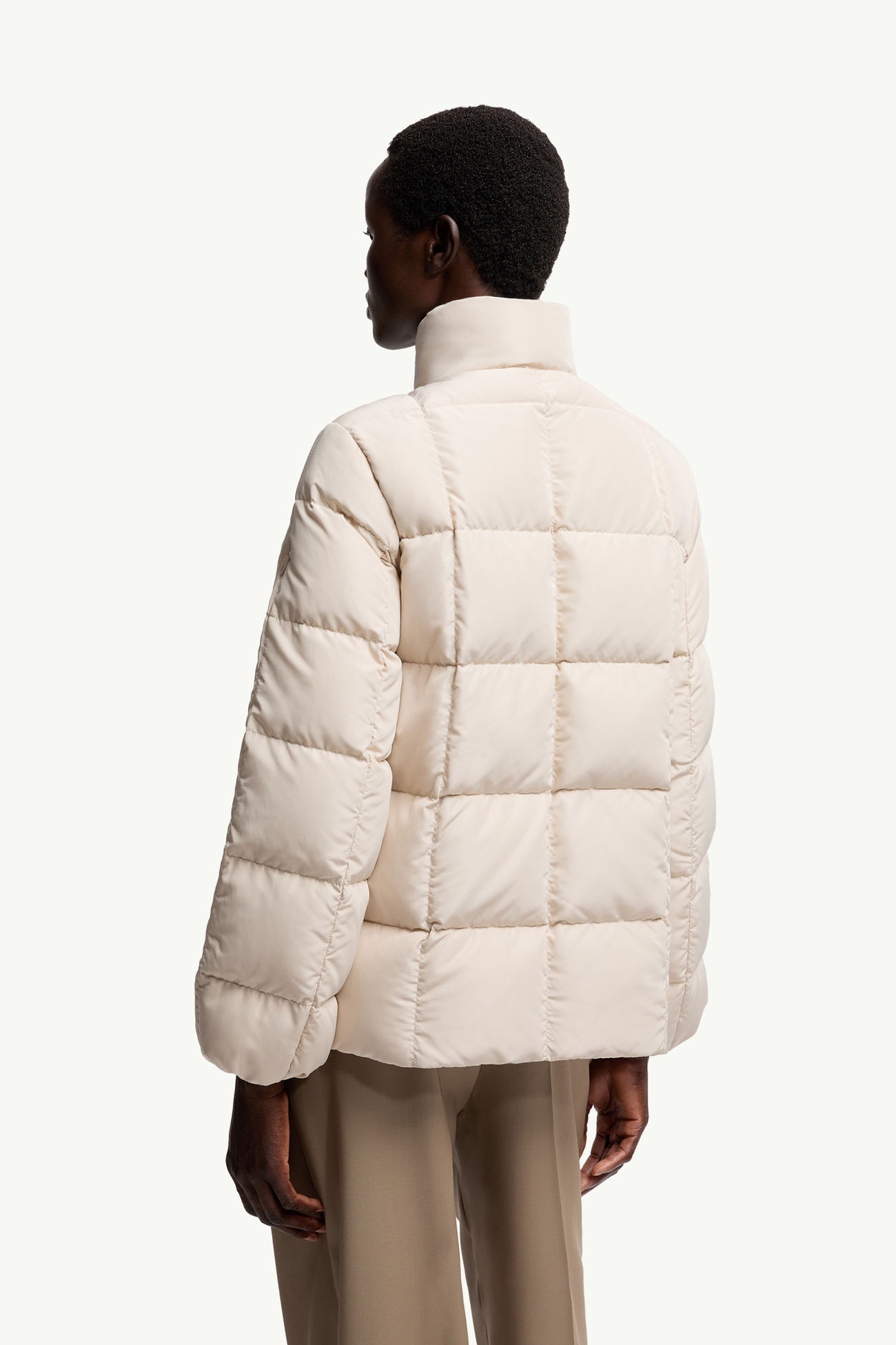 Cochevinne女士方形绗缝短款羽绒夹克外套 女士 浅米色 Moncler 4