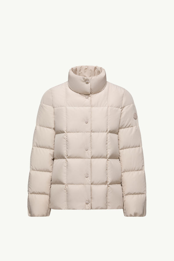 https://moncler-cdn.thron.com/api/v1/content-delivery/shares/dpx6uv/contents/K20931A00067598HW21L_F/image/K20931A00067598HW21L_F