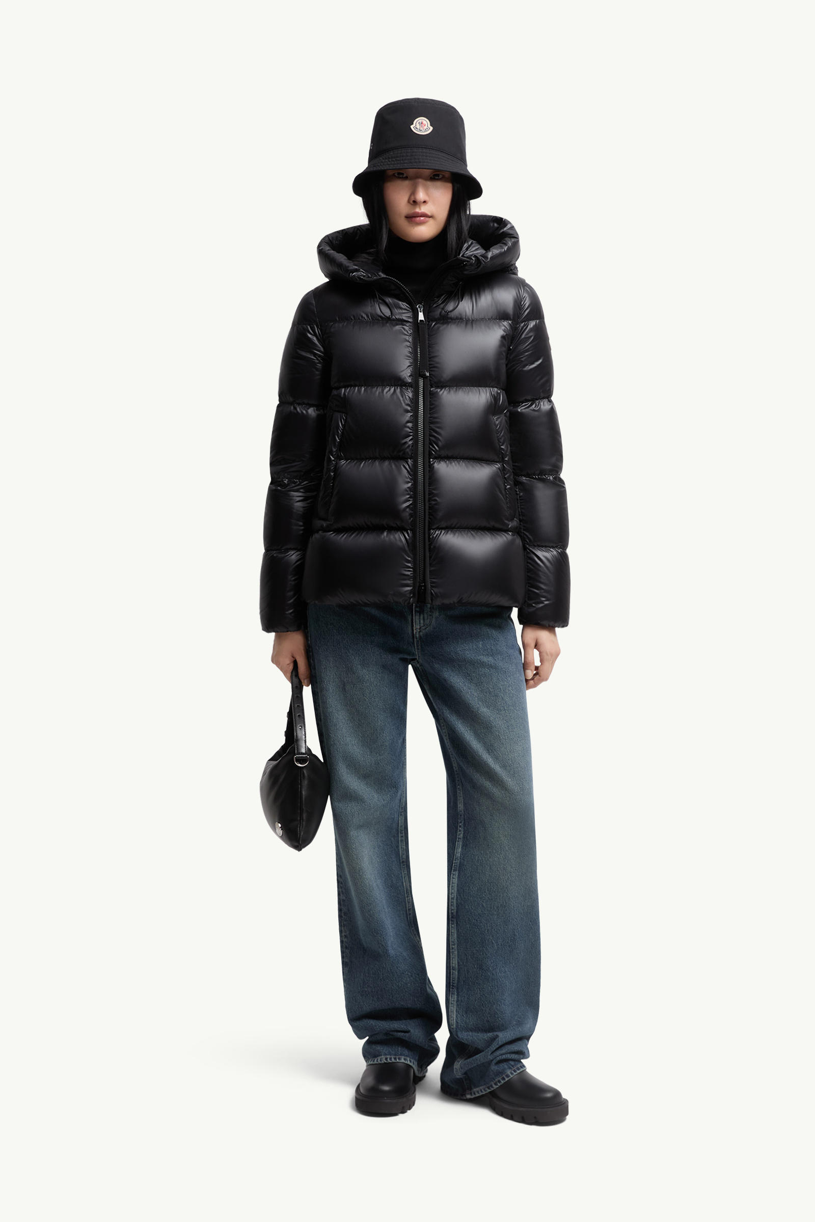 Piumino corto Serittes on cappuccio Donna Nero Moncler 0