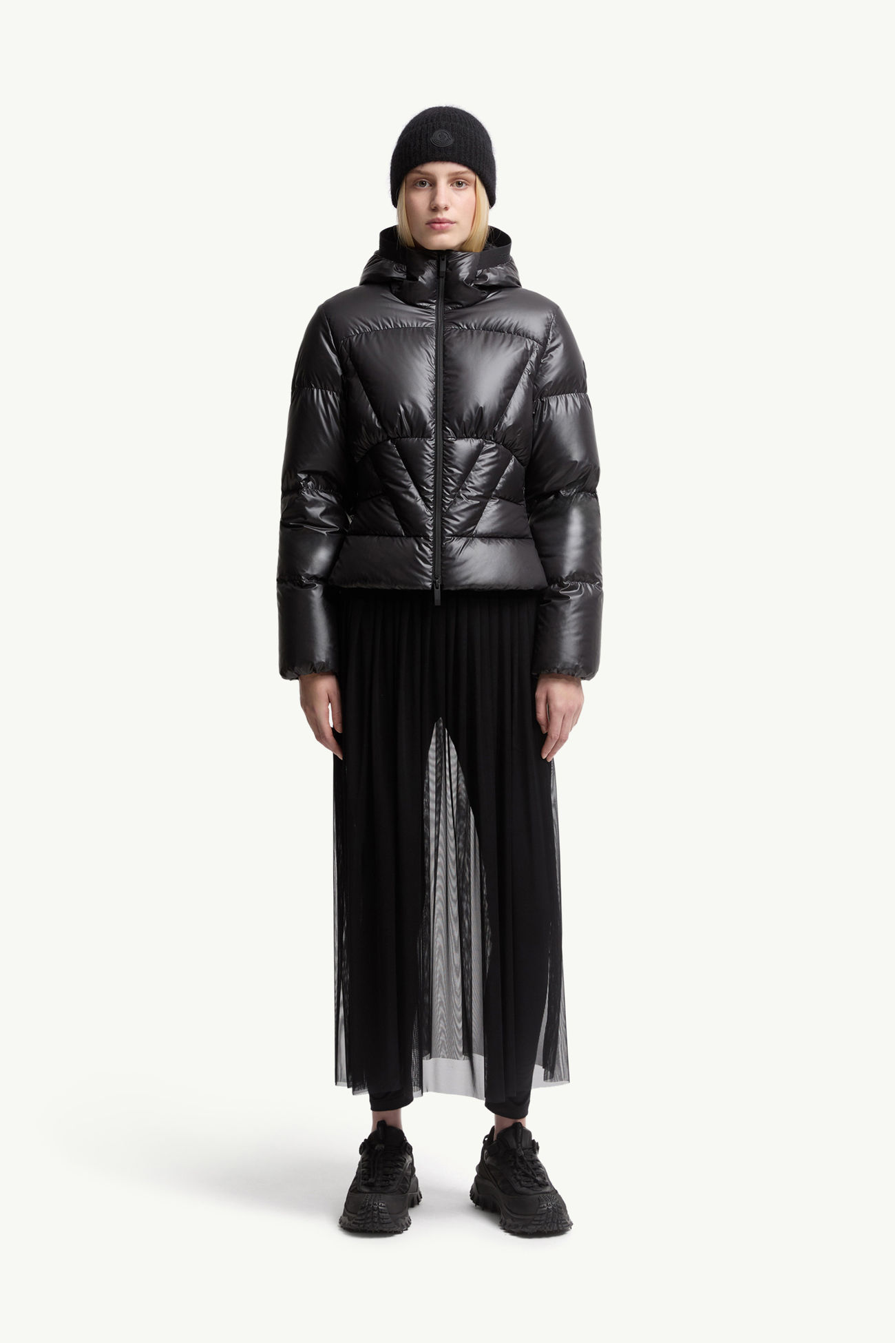 Piumino corto Wineck con cappuccio e trapuntatura geometrica Donna Nero Moncler 0