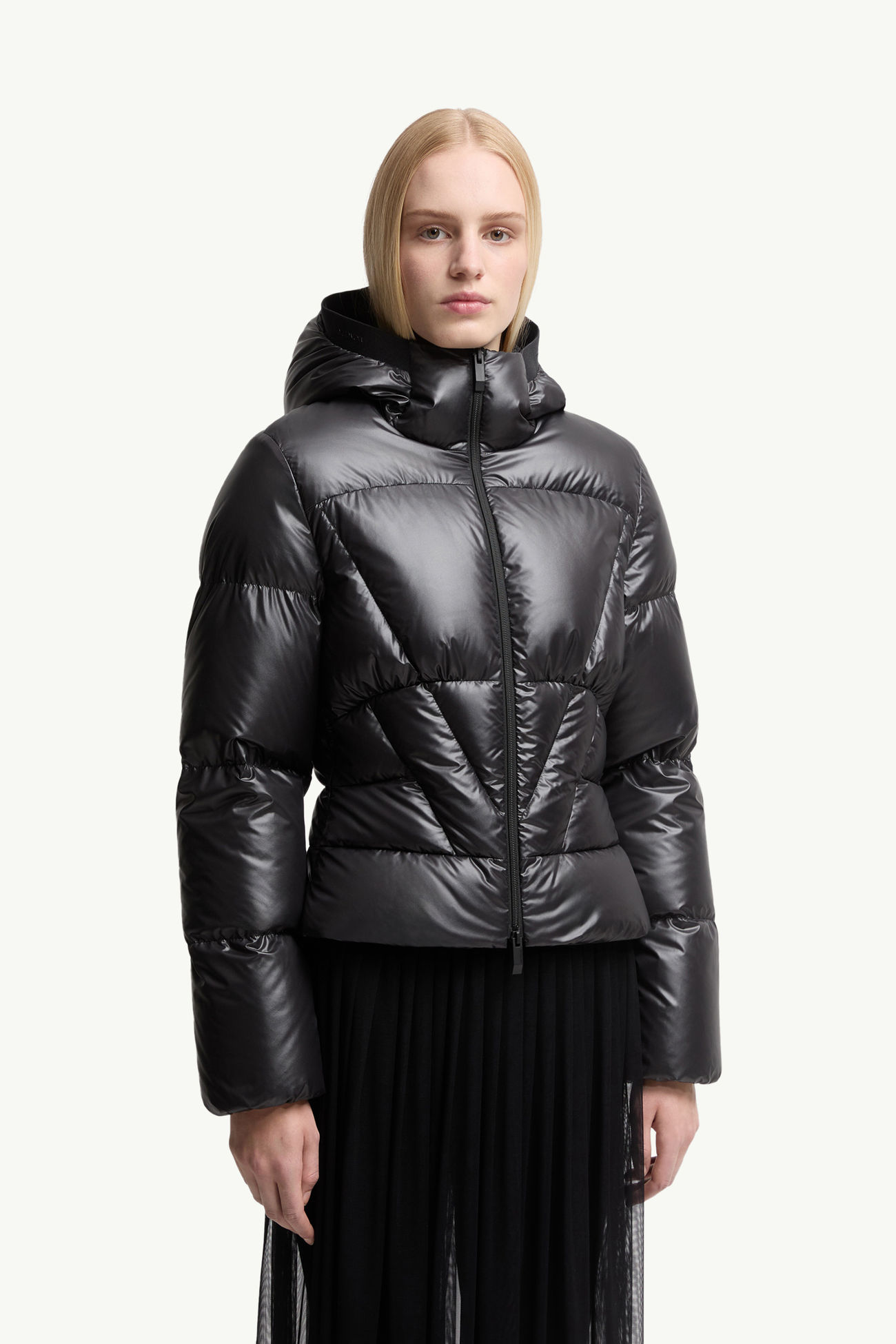 Wineck Hooded Geometric-Quilted Short Down Jacket Women Black Moncler 3