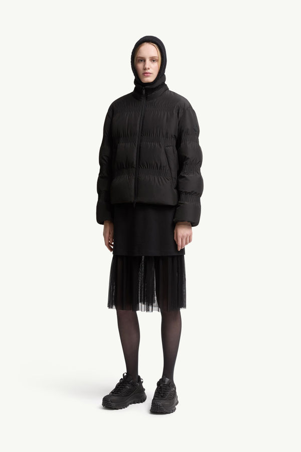 Ravignan女士缩褶绗缝短款羽绒夹克外套 女士 黑色 Moncler 0