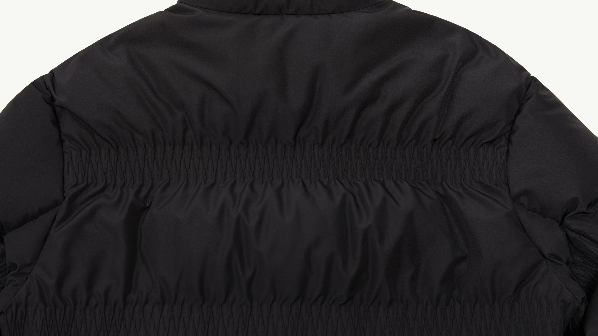 Slide 1 - product.feature.stitchingdetails.title