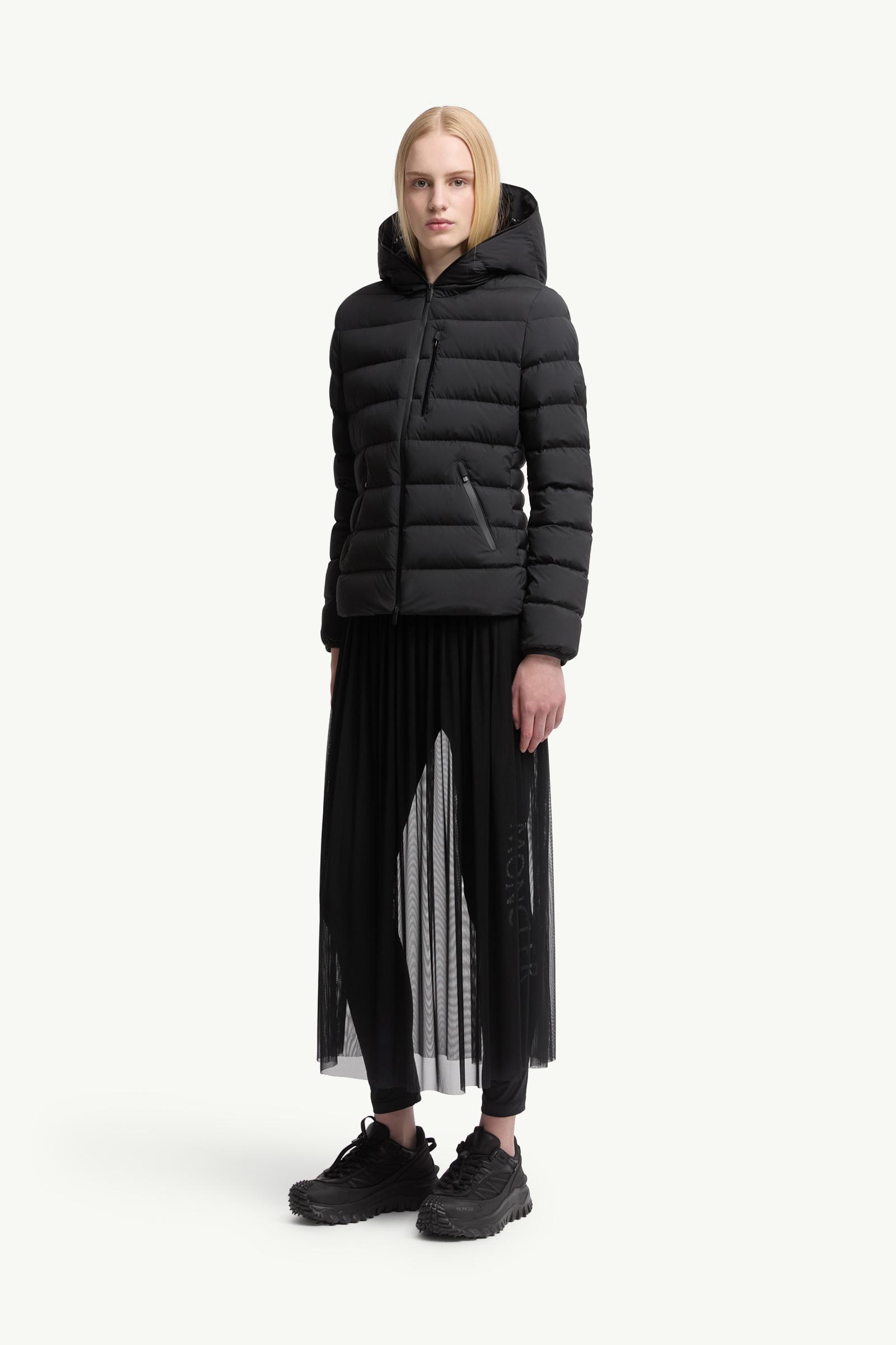 MONCLER ブラック Herbe ダウンジャケット ブラック Herbeショートダウンジャケット : ショートダウン