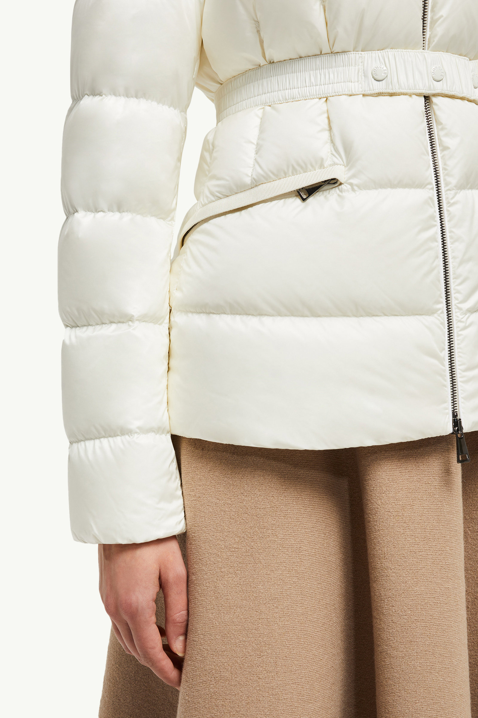 Piumino corto Boed con cappuccio e orlo in shearling Donna Bianco Moncler 5