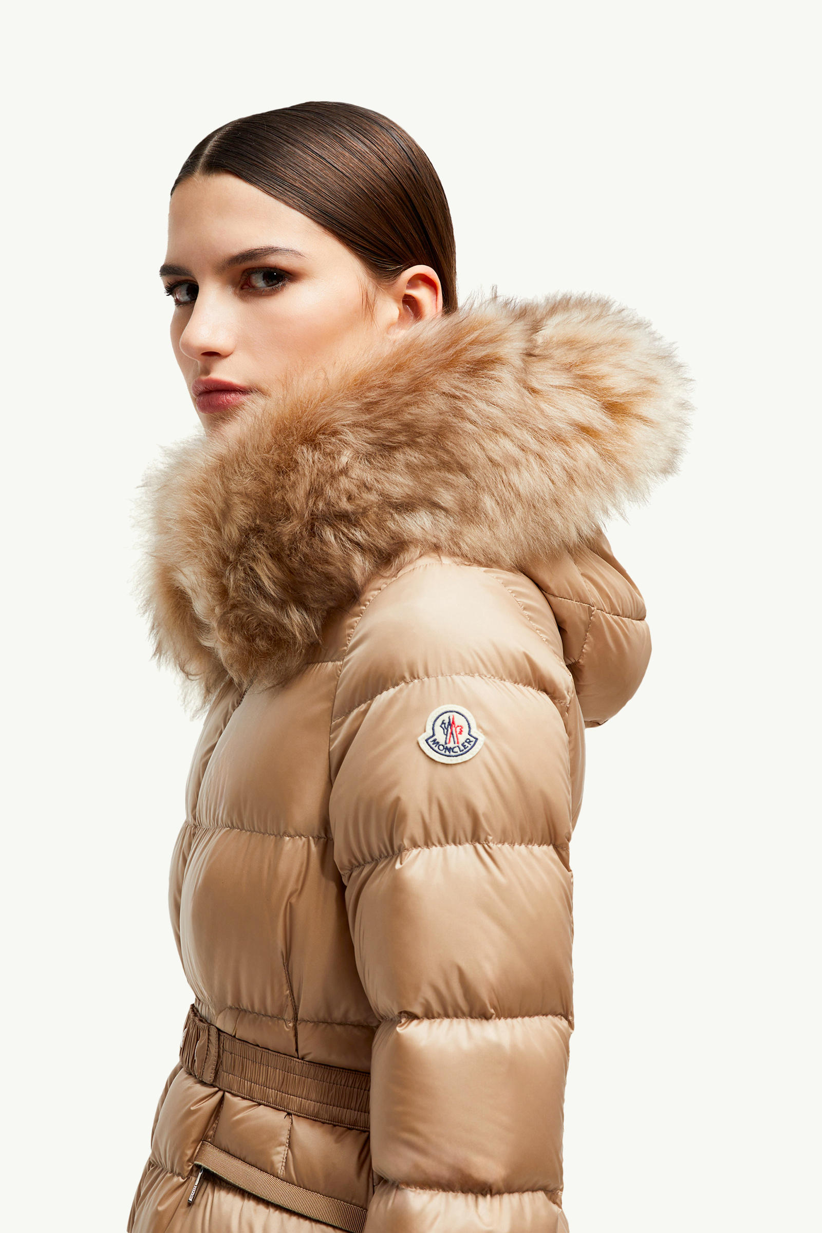 Boed kurze Daunenjacke mit Kapuze und Shearling-Besatz Damen Camel-Beige Moncler 1