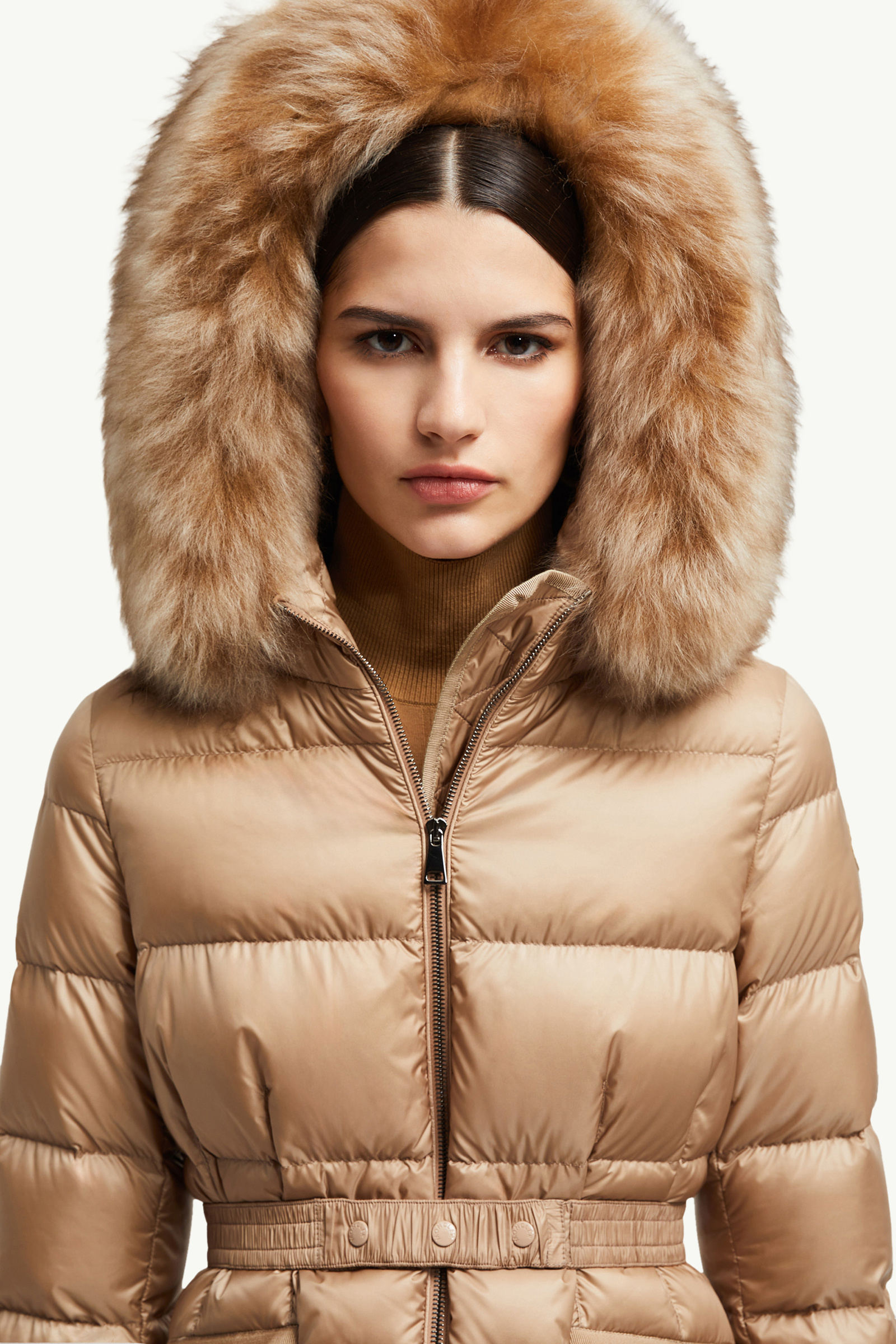 Boed kurze Daunenjacke mit Kapuze und Shearling-Besatz Damen Camel-Beige Moncler 6
