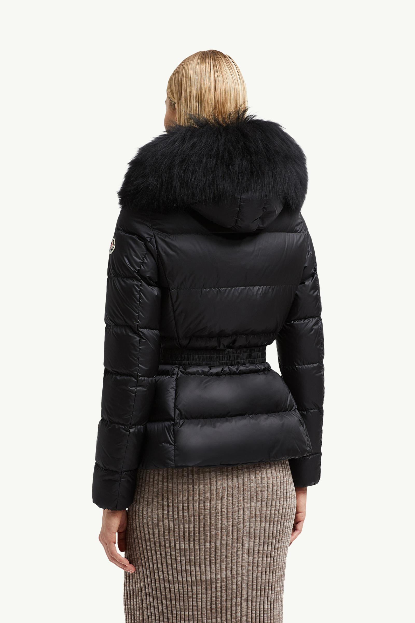 〈ぼんちゃん〉MONCLER ブラック ダウンジャケット ブラック Montcla ショートダウンジャケット : ショートダウン