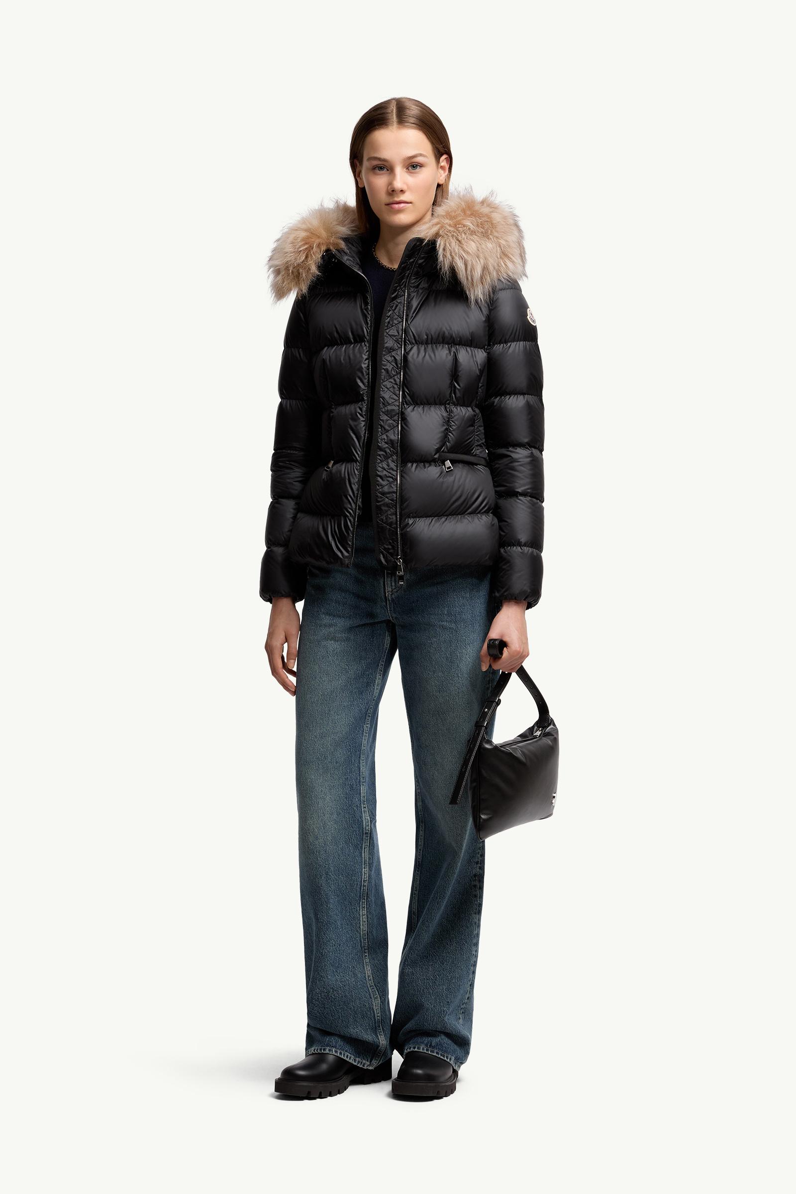 【値下げ】MONCLER ブラック ダウンジャケット リアルフォックス　BOED ブラック Boedショートダウンジャケット : ショートダウン