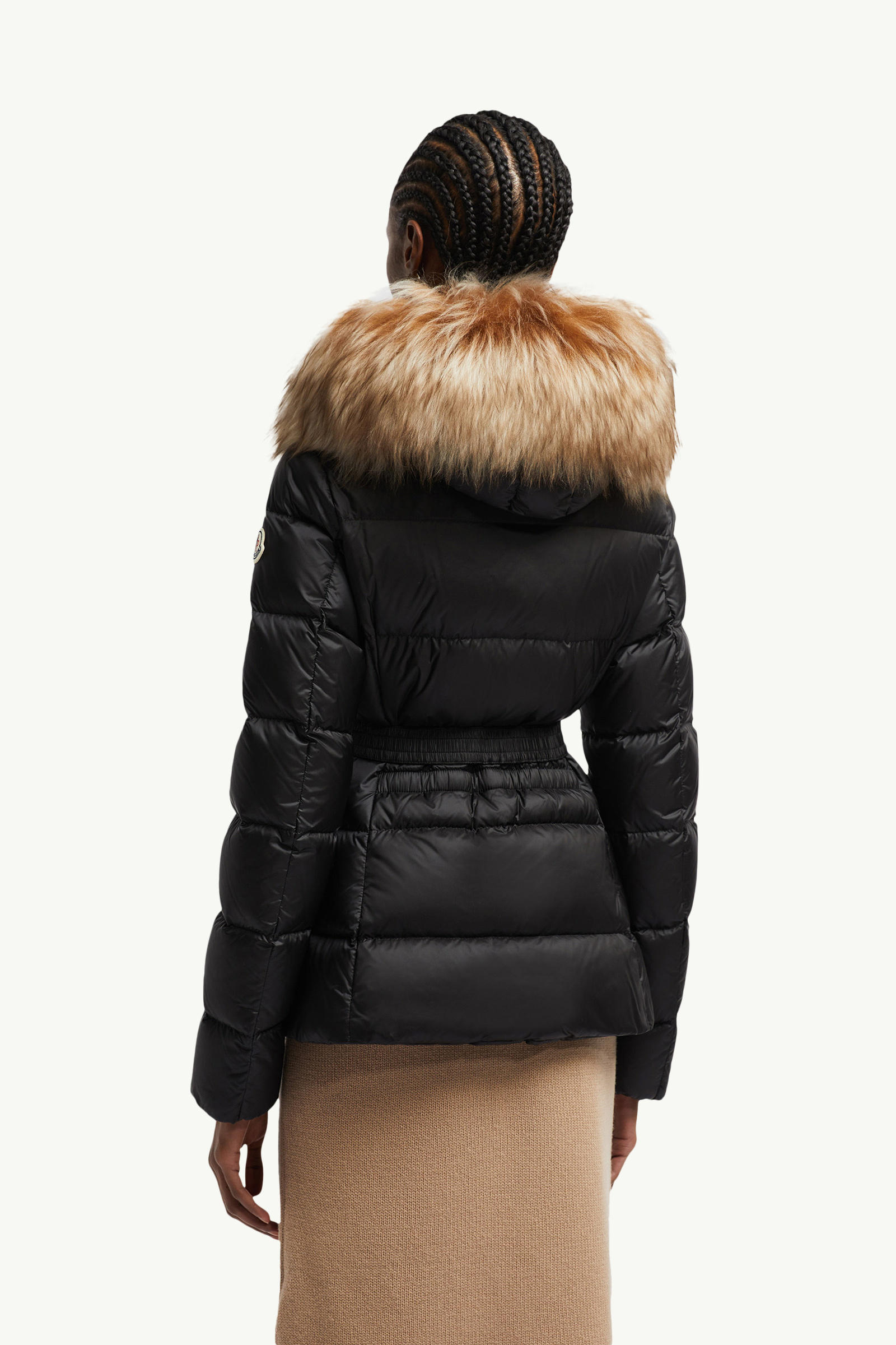 Boed女士连帽羊毛饰边短款羽绒夹克外套 女士 黑色 & 坚果米色 Moncler 4
