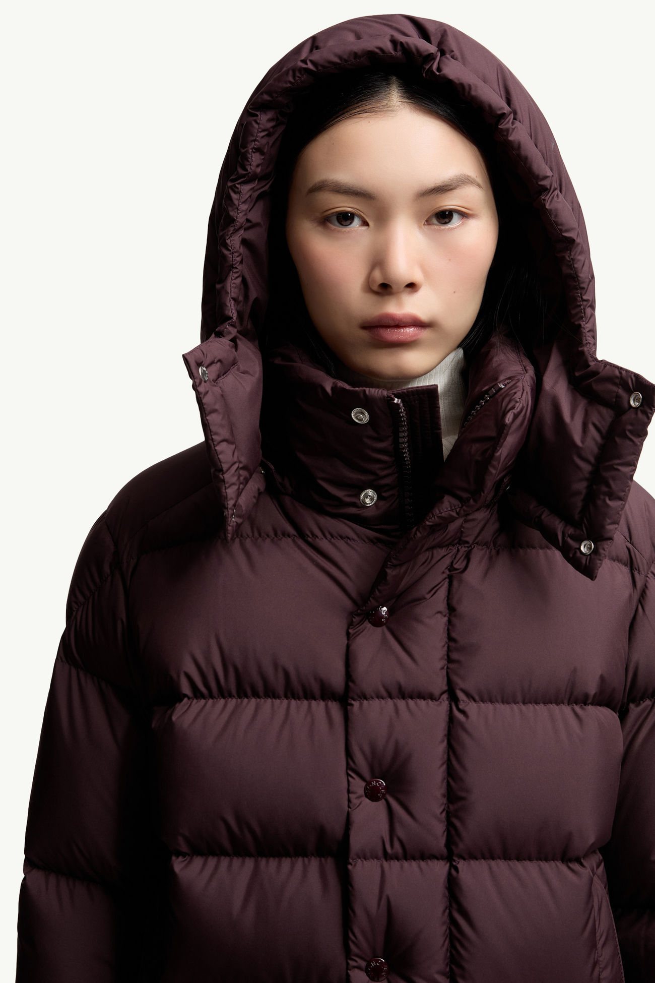 バーガンディー Moncler Maya 70ショートダウンジャケット : ショート 