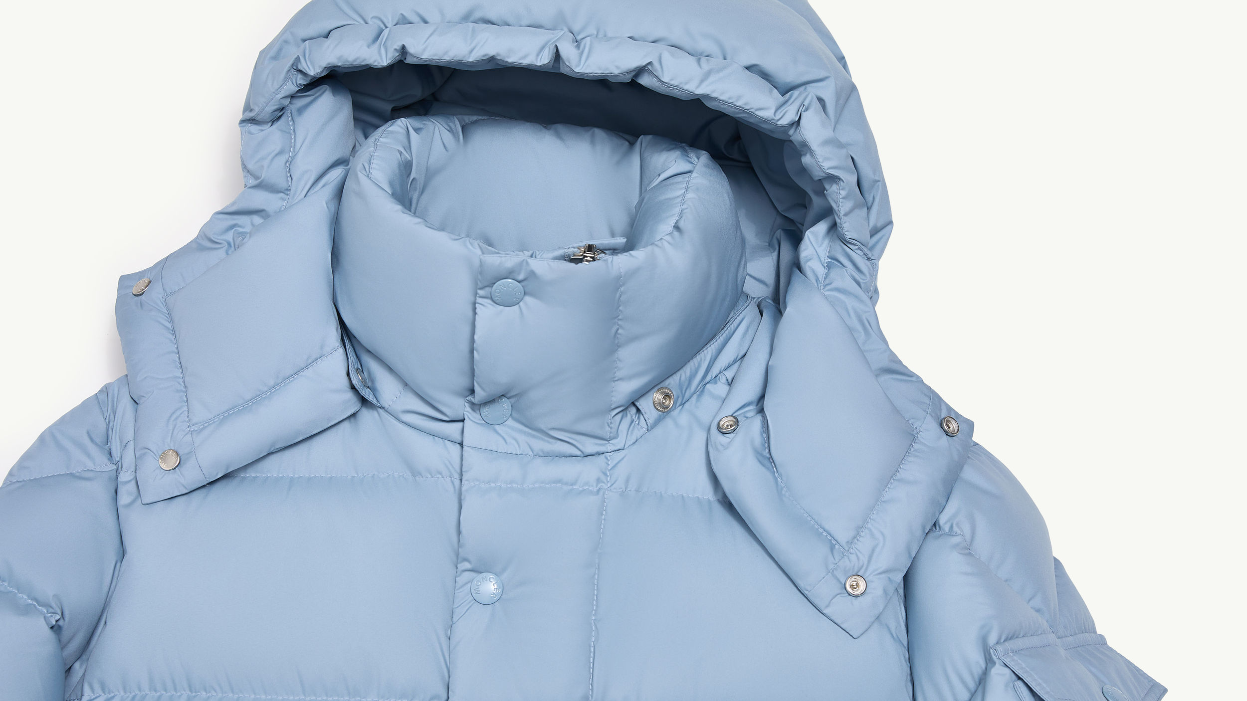 ライトブルー Moncler Maya 70ショートダウンジャケット : ショート 