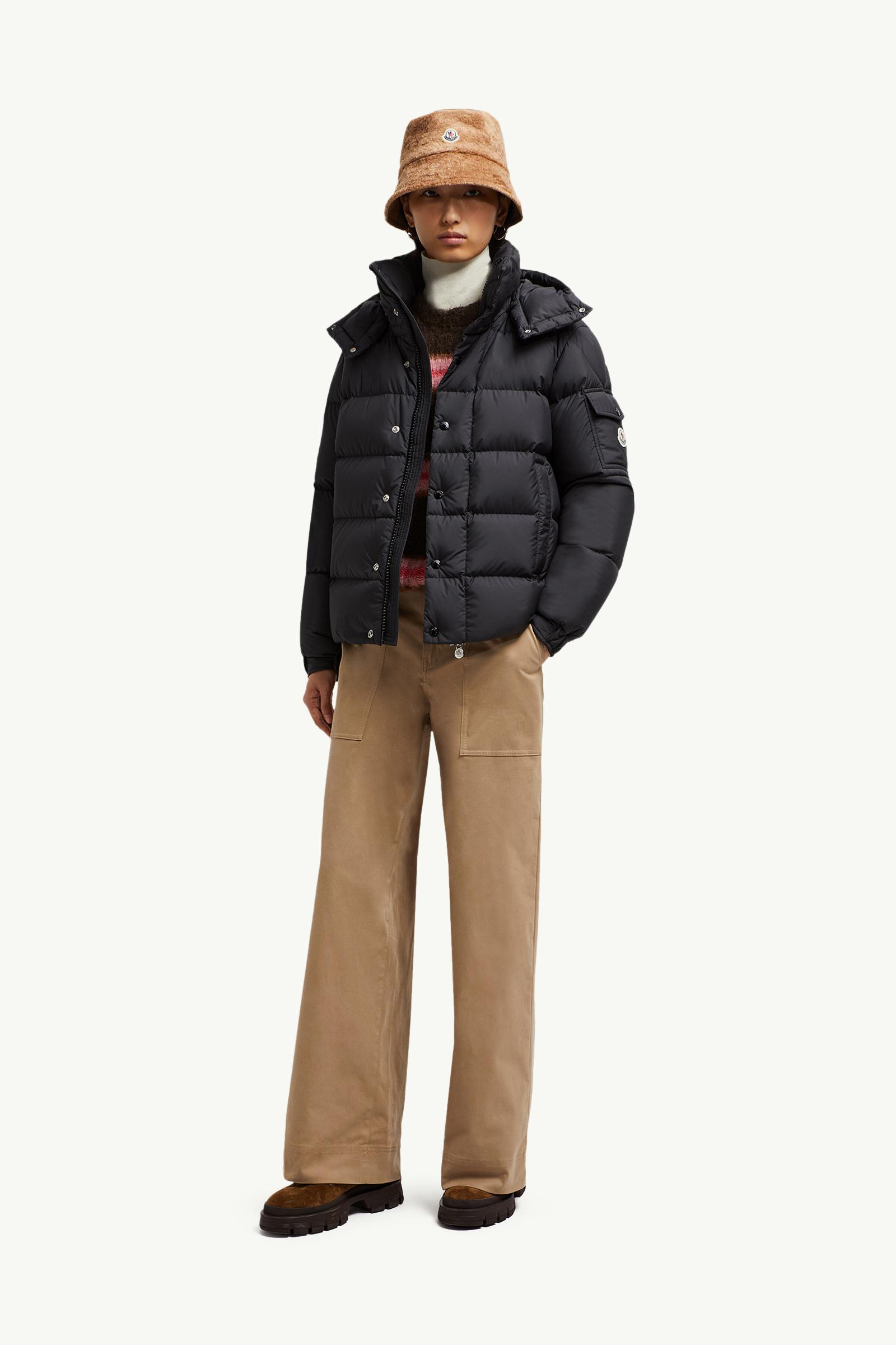 ダウンジャケット・コート MONCLER Women Outer 093 3G000 08 M5651051 Beige Women's Clothing - Down Jackets, Coats & Accessories