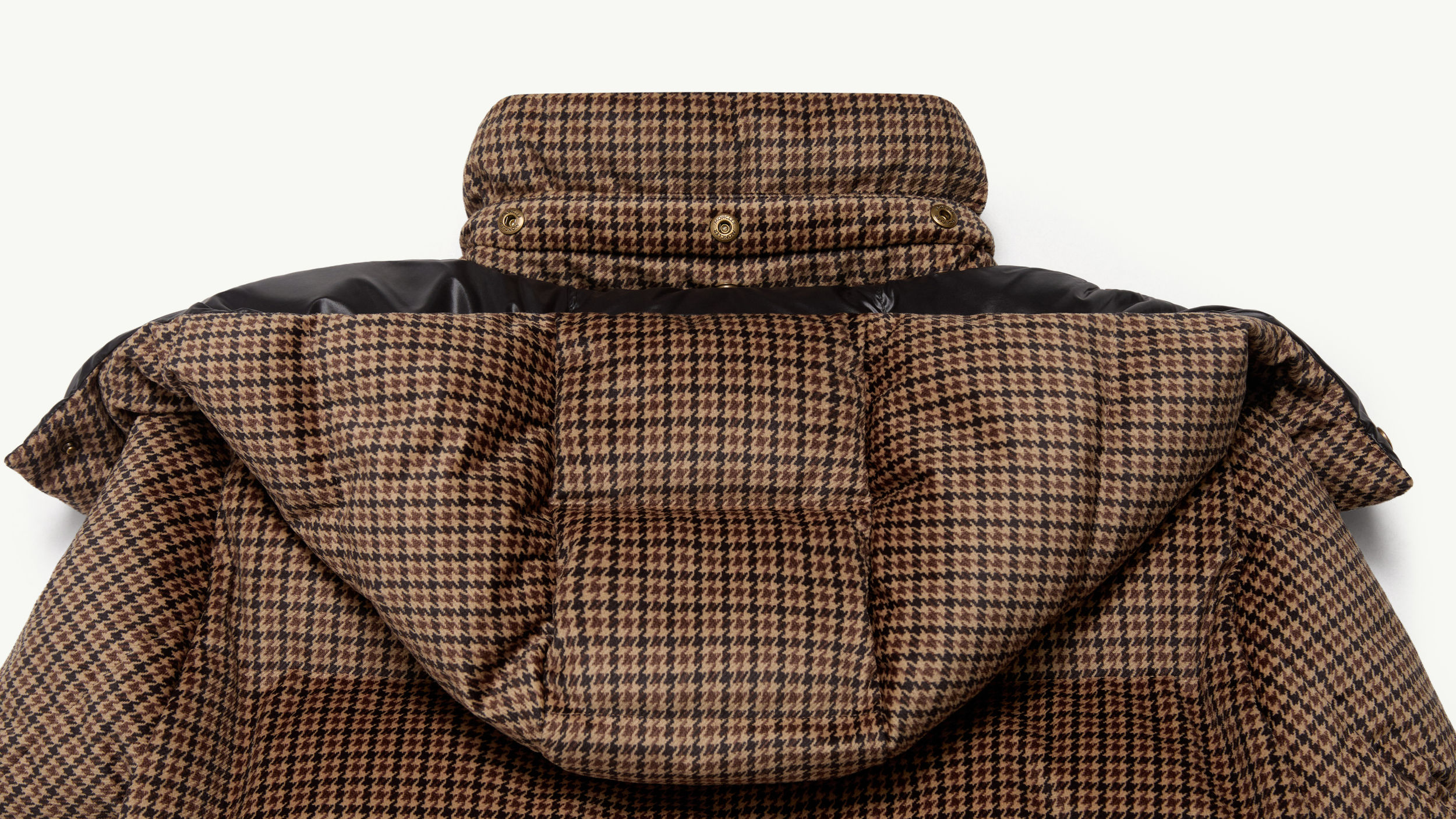 Slide 1 - product.feature.detachablehood.title